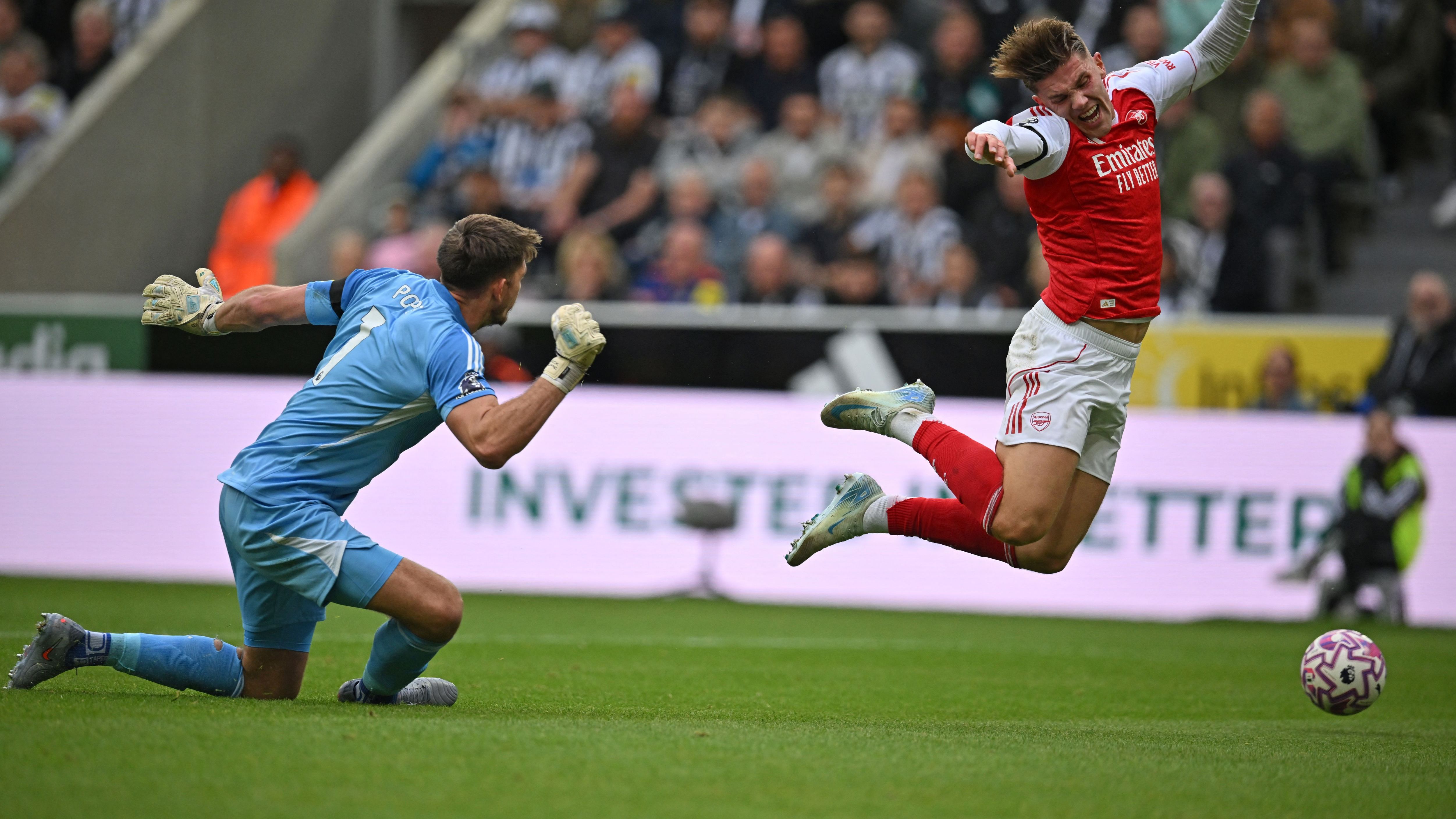 TOPSHOT-FBL-ENG-PR-NEWCASTLE-ARSENAL