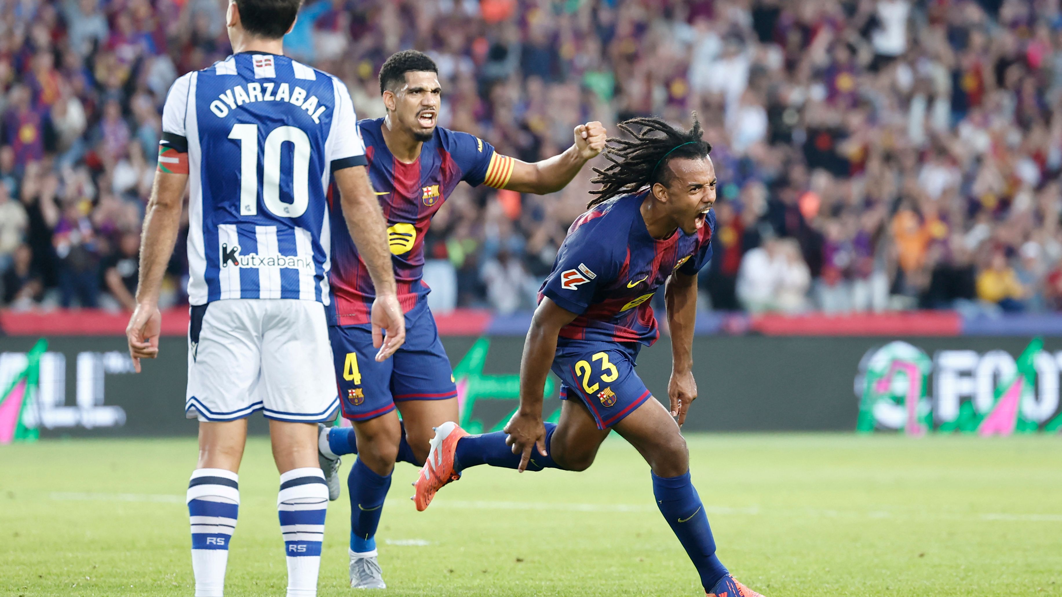 TOPSHOT-FBL-ESP-LIGA-BARCELONA-REAL SOCIEDAD