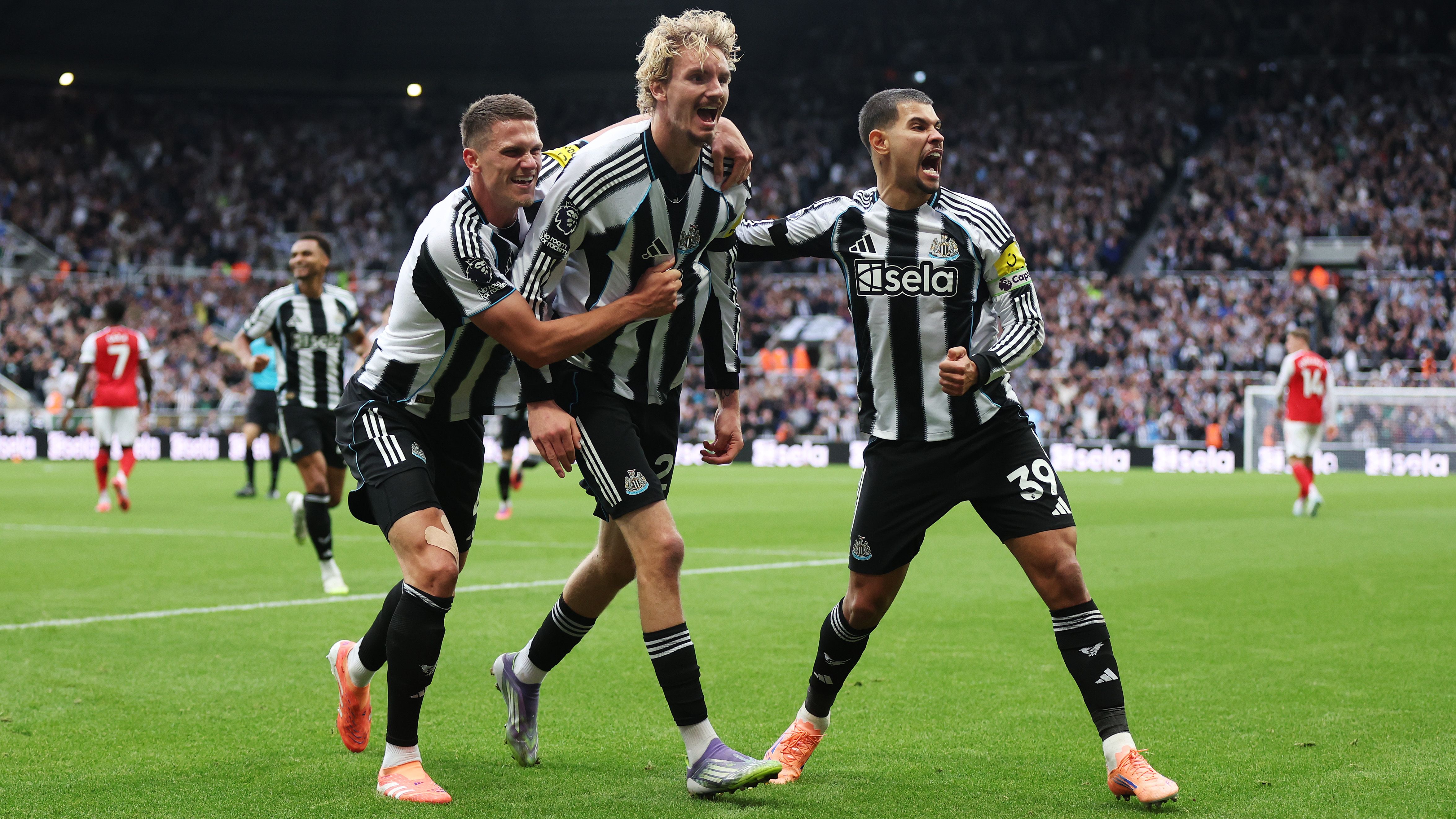 Newcastle United v Arsenal - Premier League