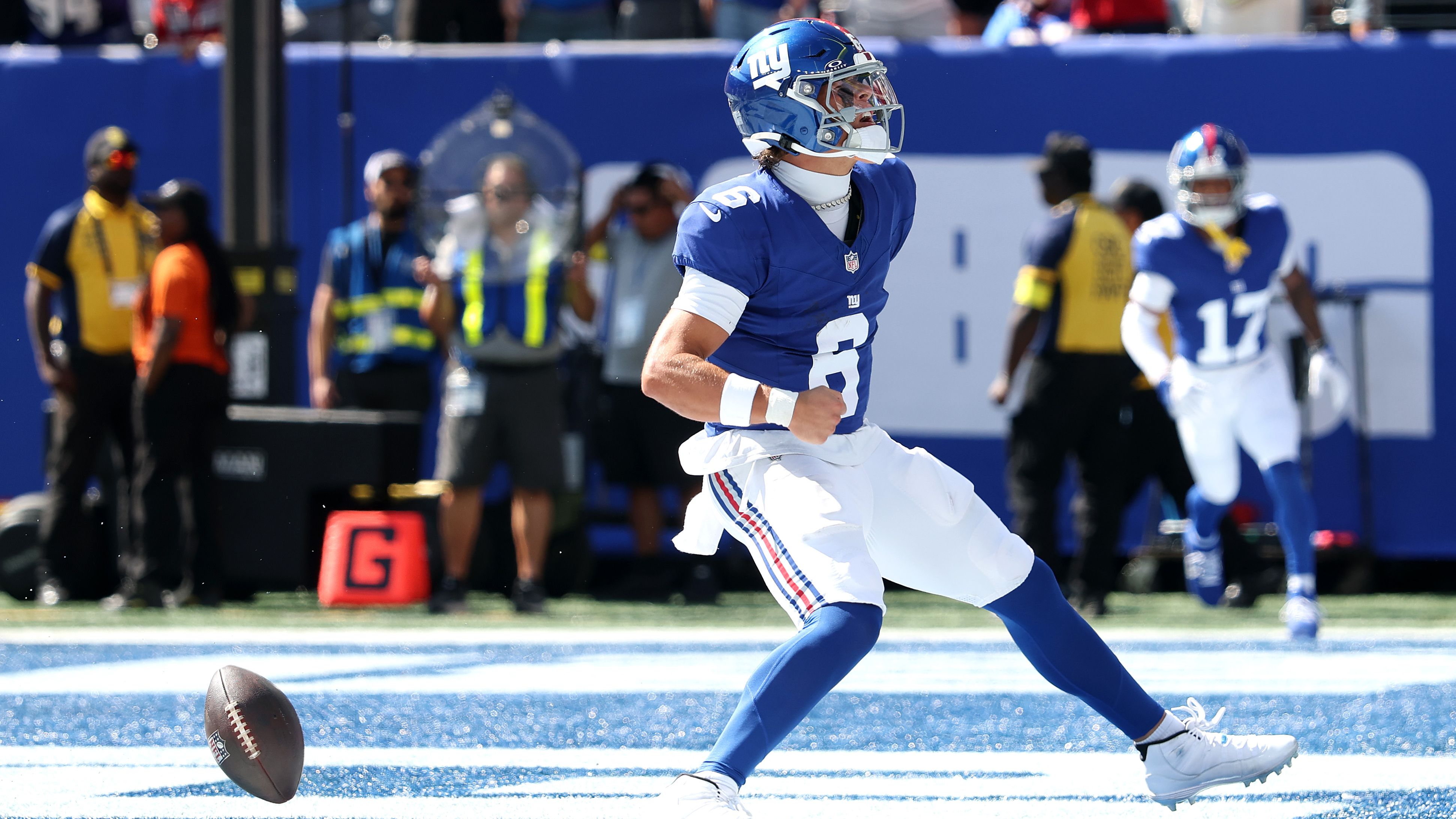 Los Angeles Chargers v New York Giants