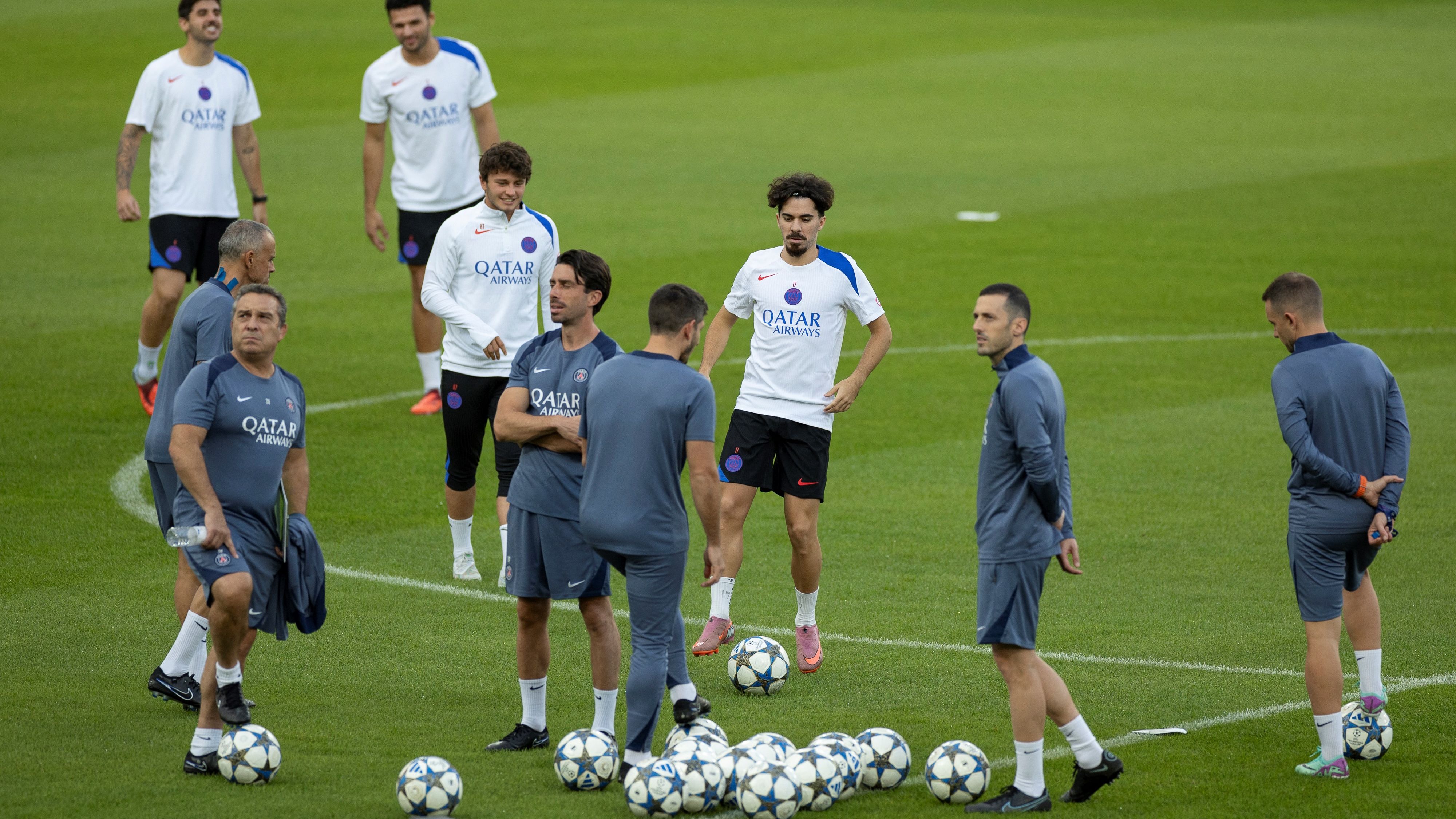 FBL-EUR-C1-PSG-PRESSER