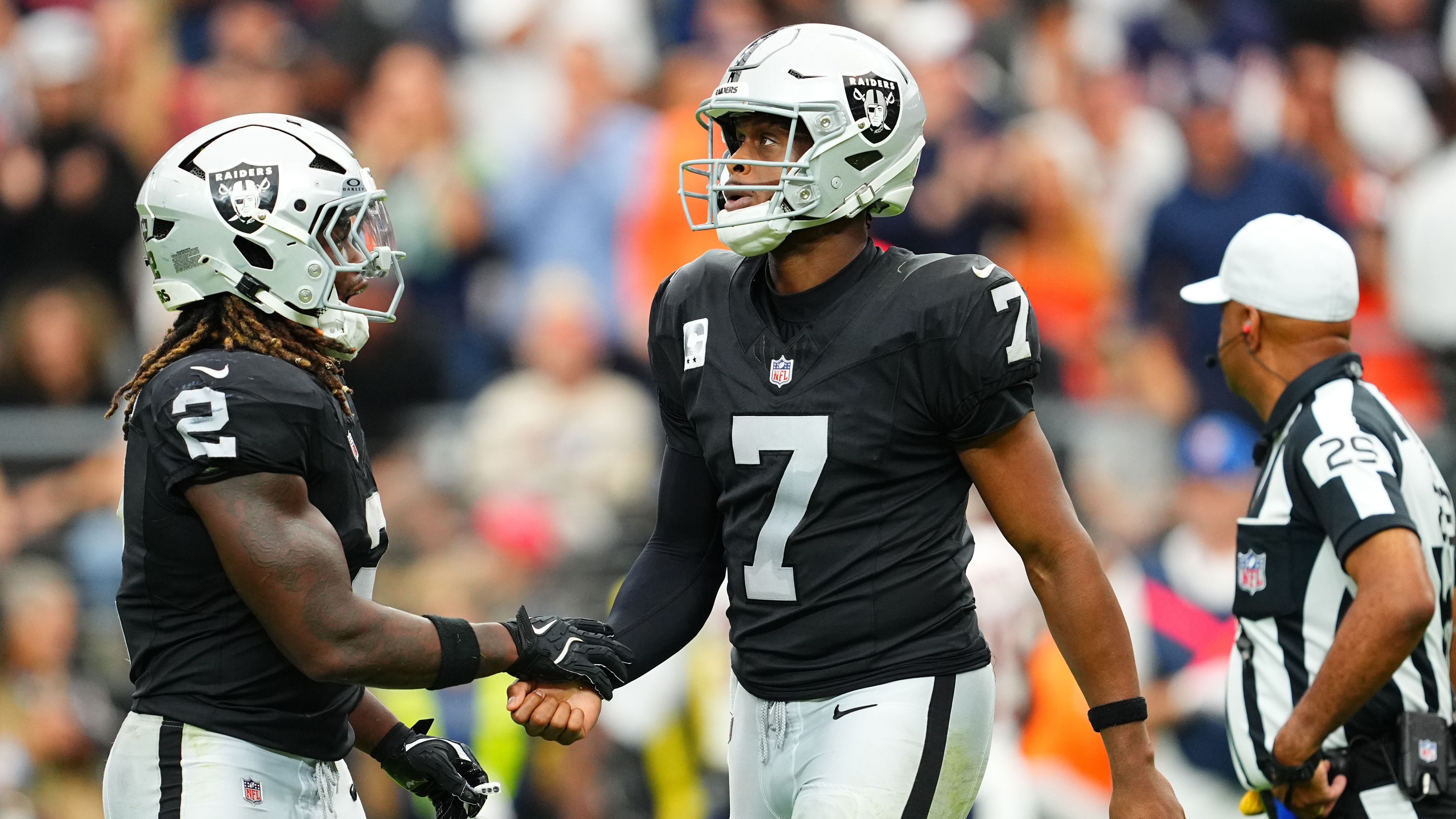 Chicago Bears v Las Vegas Raiders