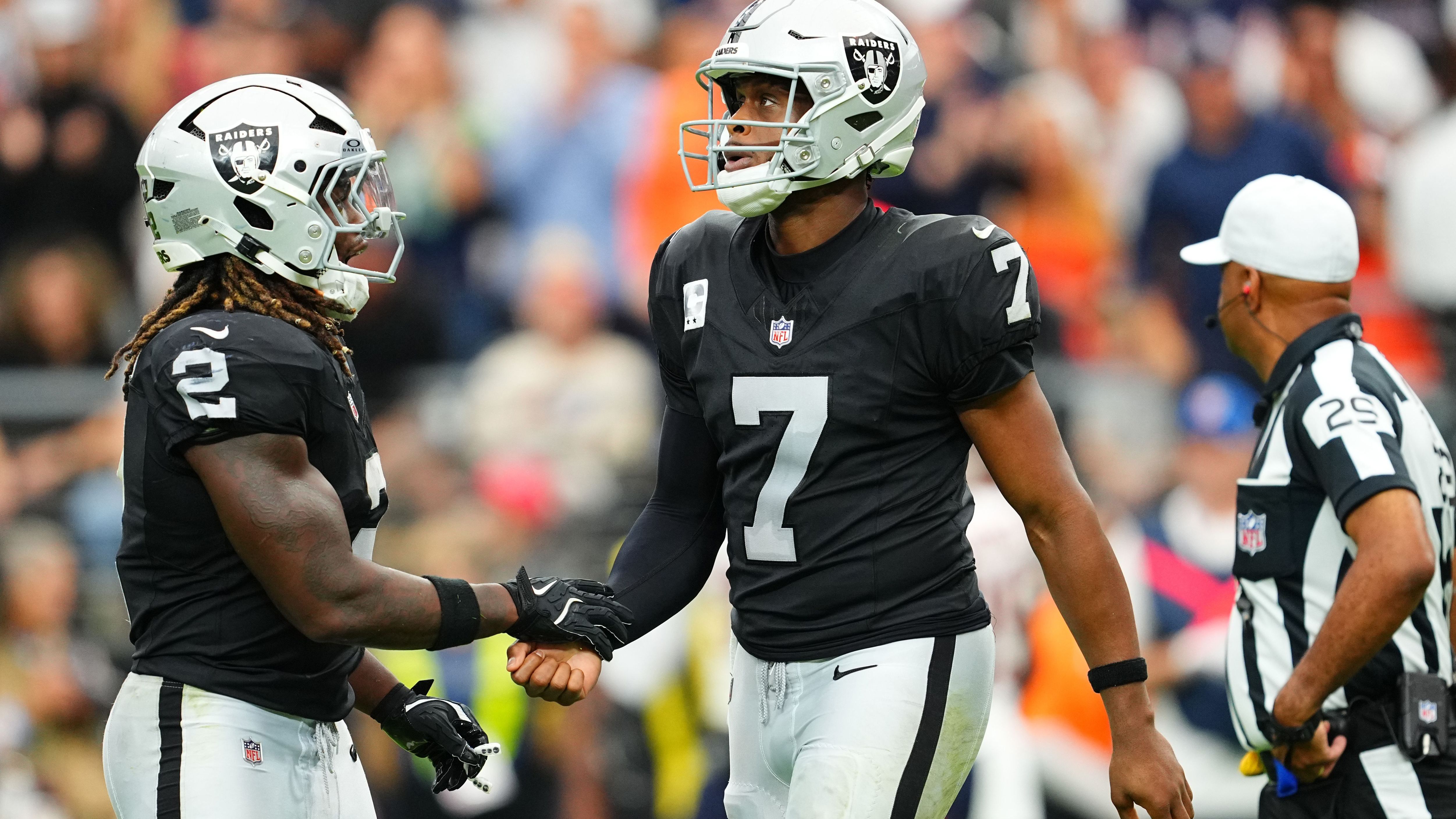 Chicago Bears v Las Vegas Raiders