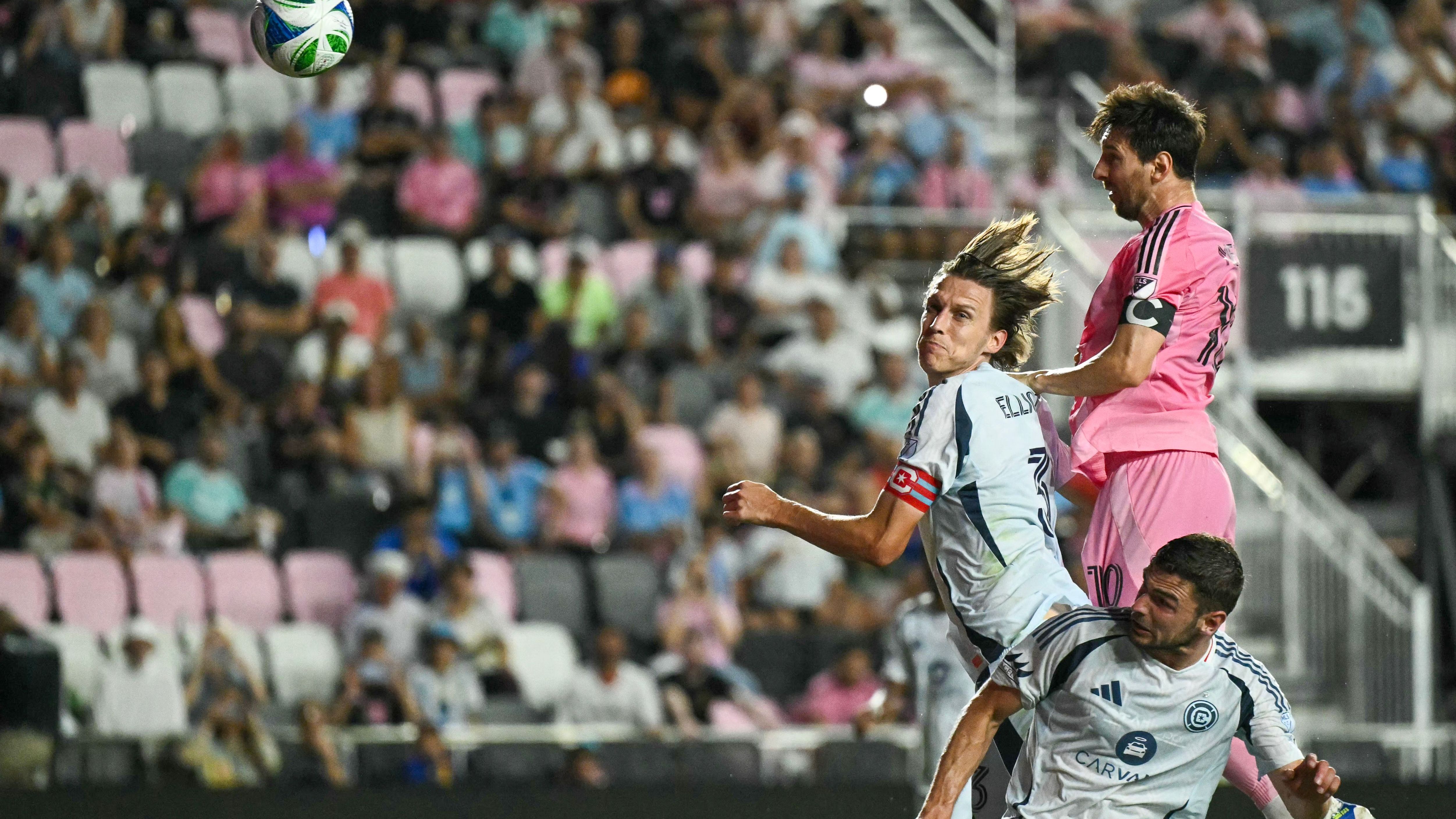 FBL-MLS-MIAMI-CHICAGO