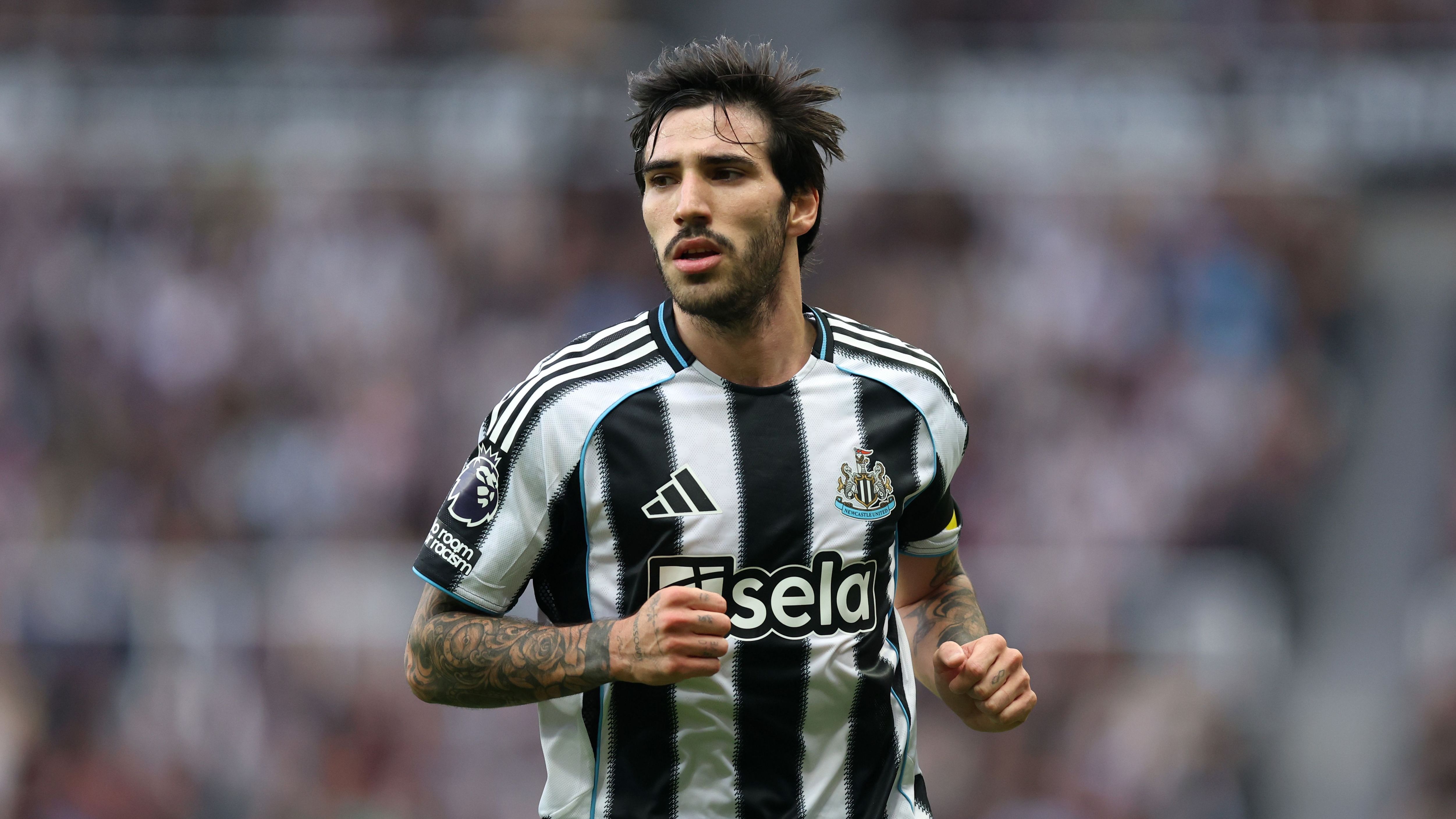 Newcastle United v Arsenal - Premier League