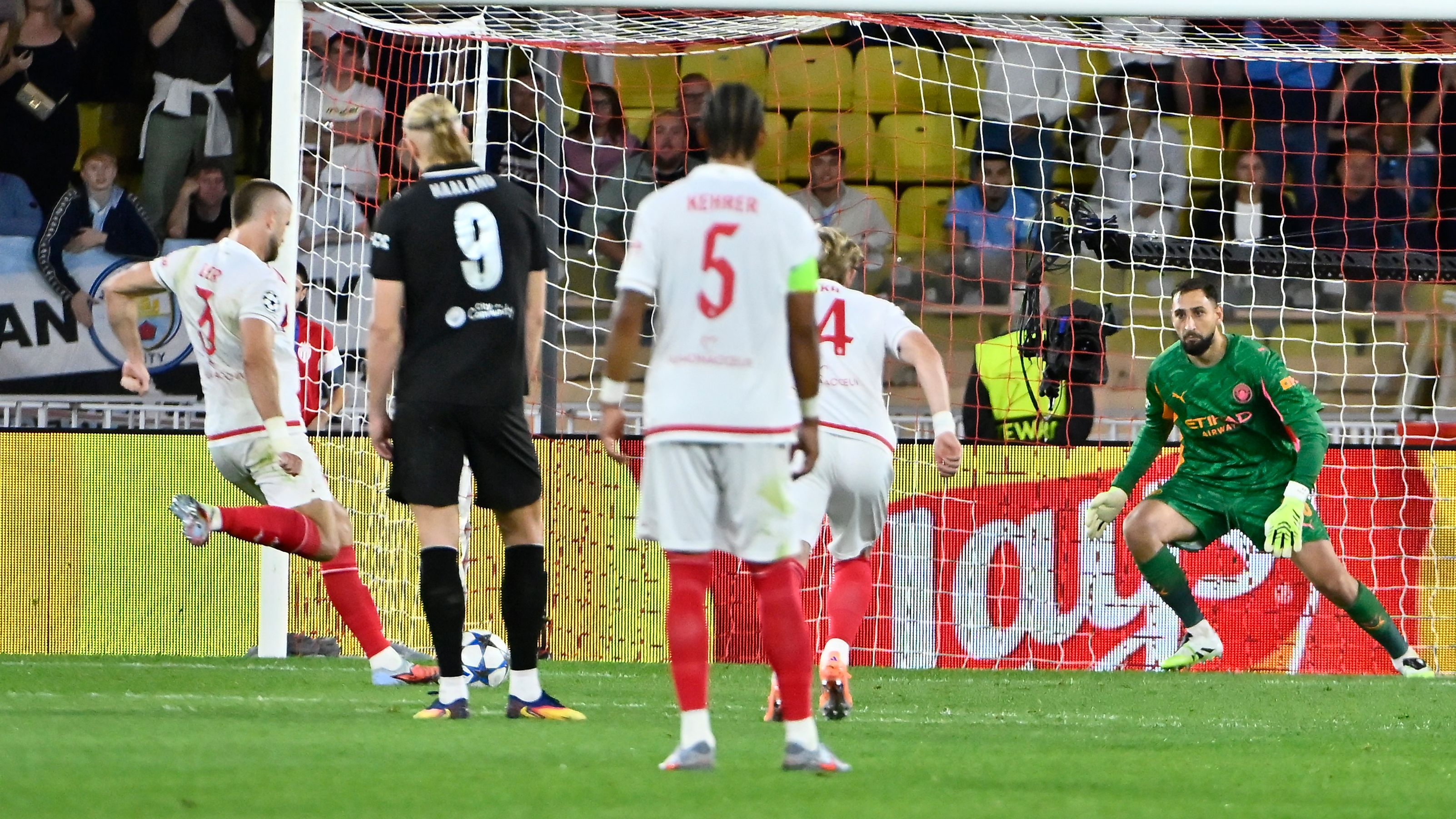 مباراة موناكو ومانشستر سيتي