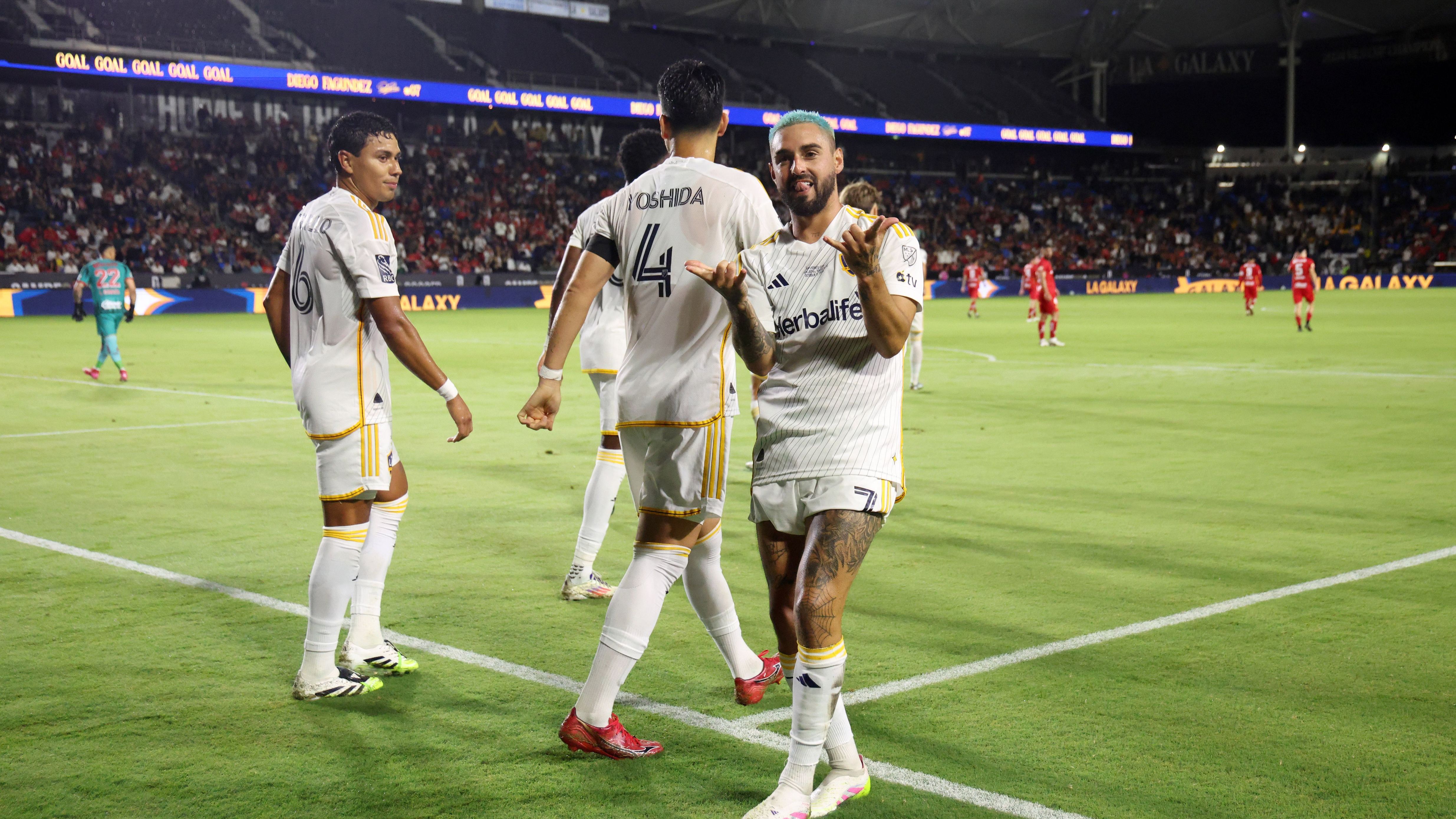 LA Galaxy v Toluca - Campeones Cup 2025