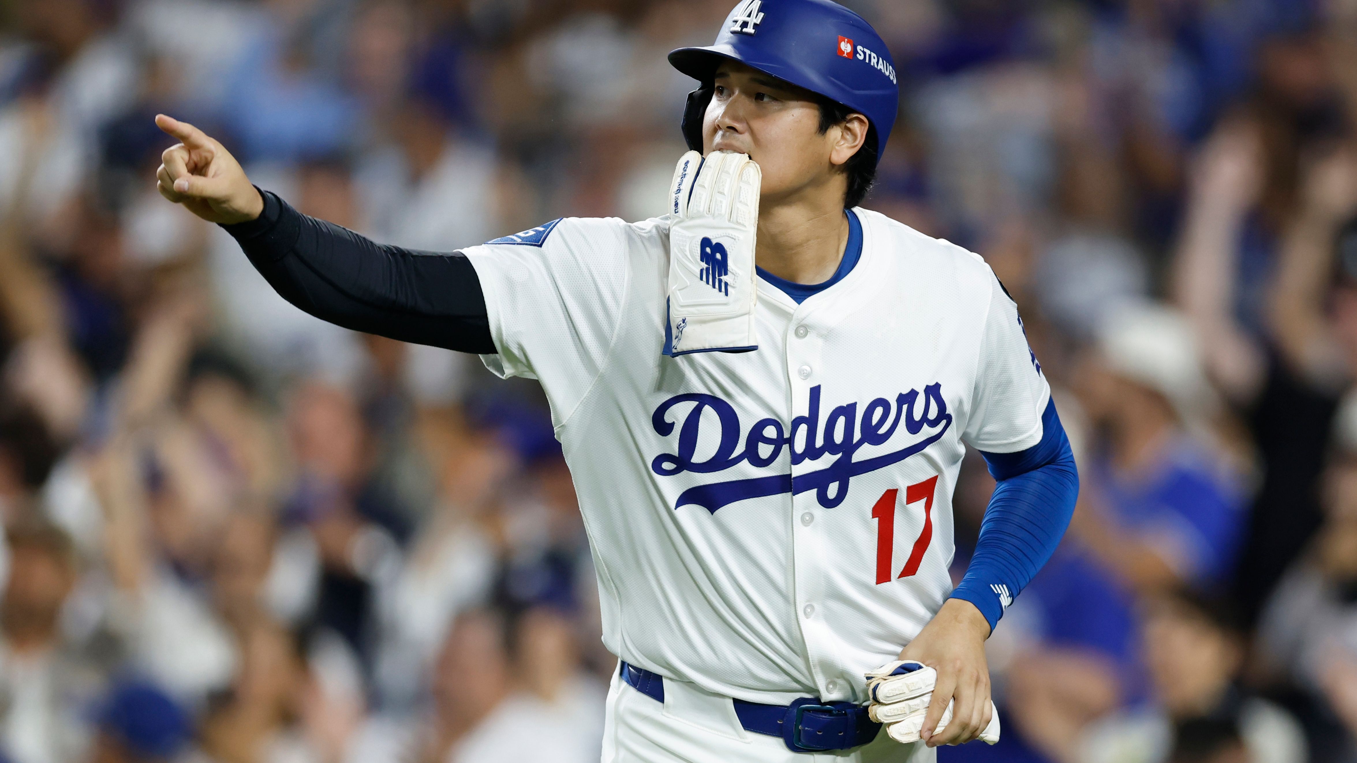 Wild Card Series - Cincinnati Reds v Los Angeles Dodgers - Game Two