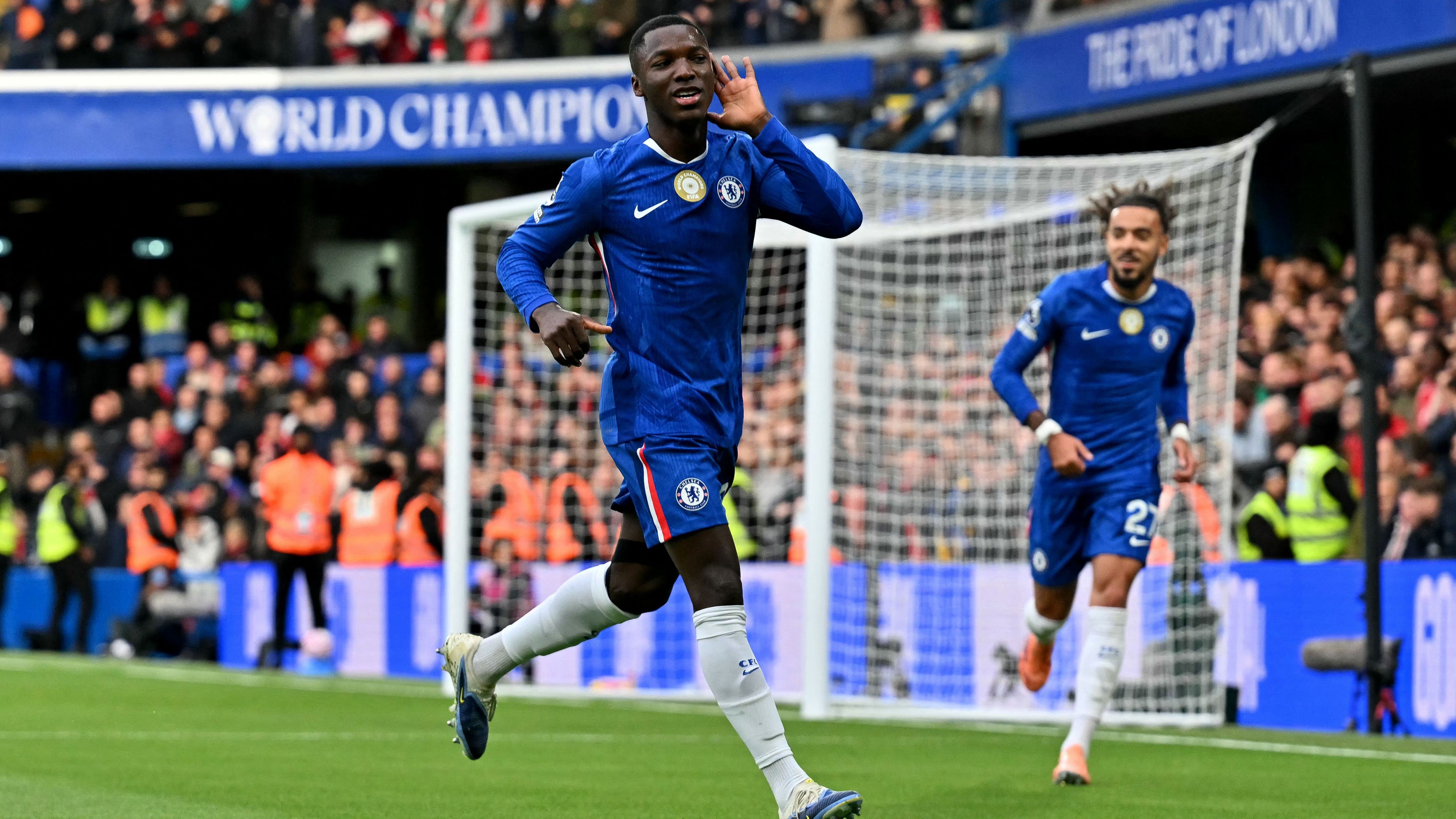 TOPSHOT-FBL-ENG-PR-CHELSEA-LIVERPOOL