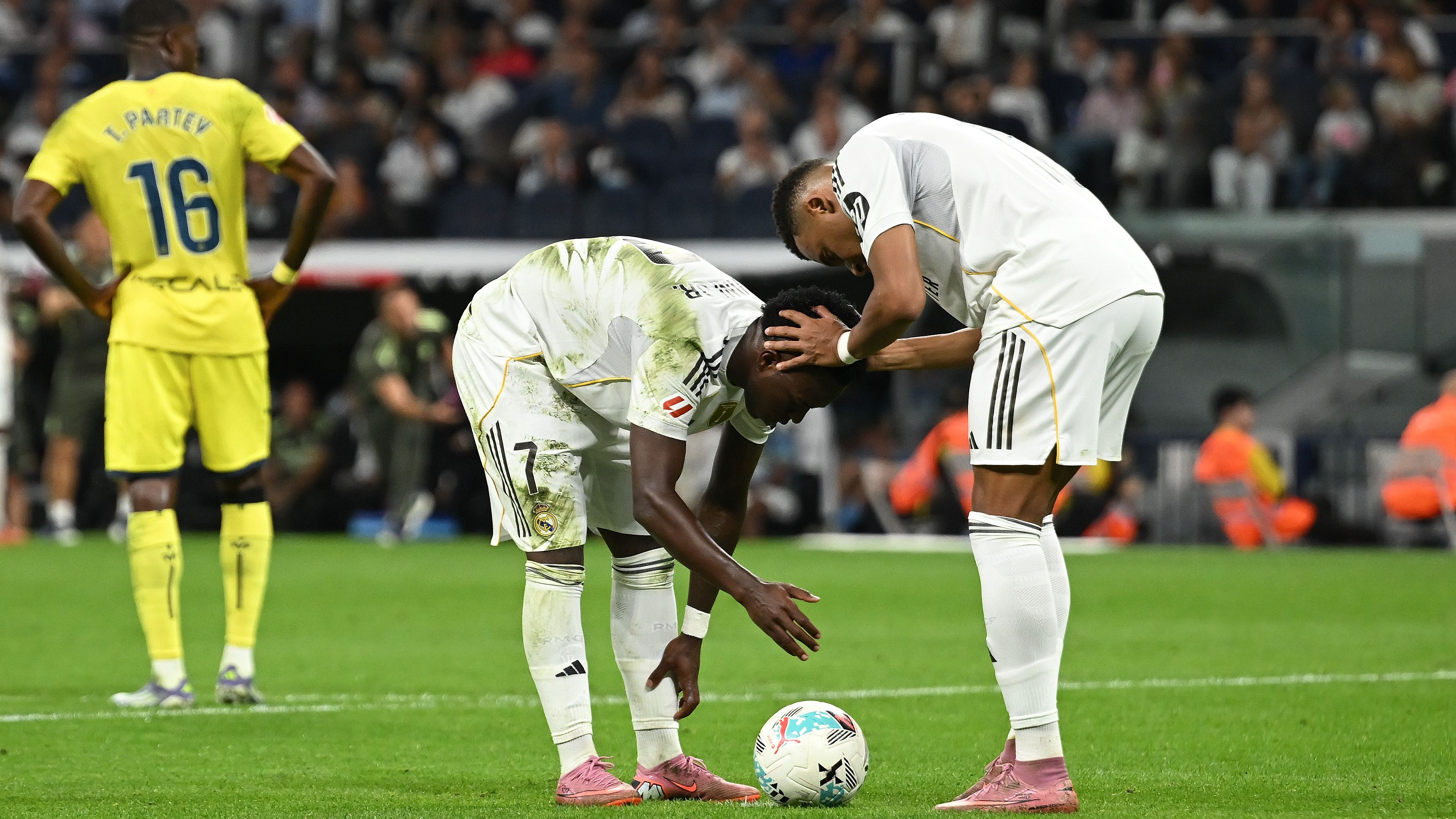 Real Madrid CF v Villarreal CF - LaLiga EA Sports