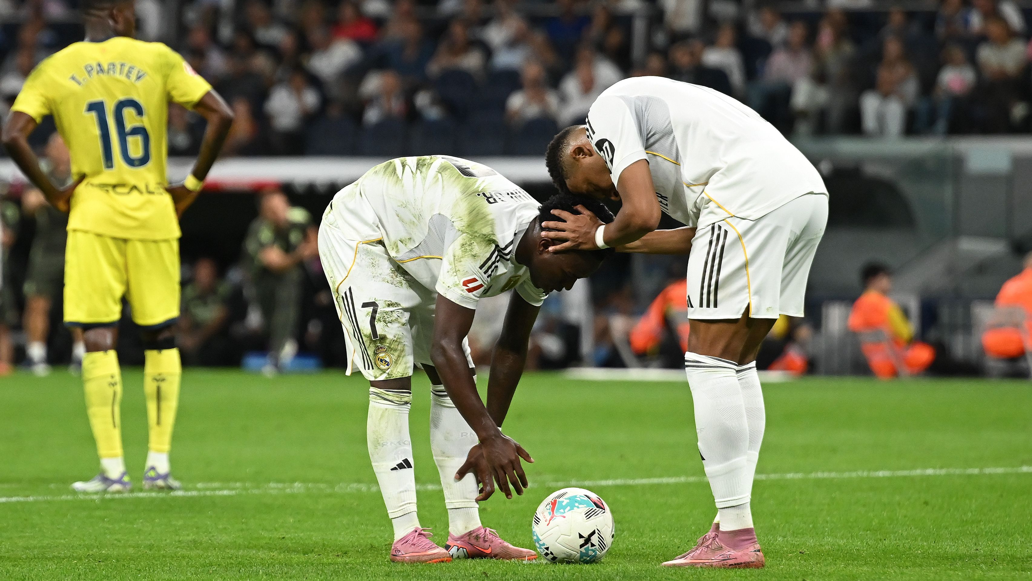 Real Madrid CF v Villarreal CF - LaLiga EA Sports