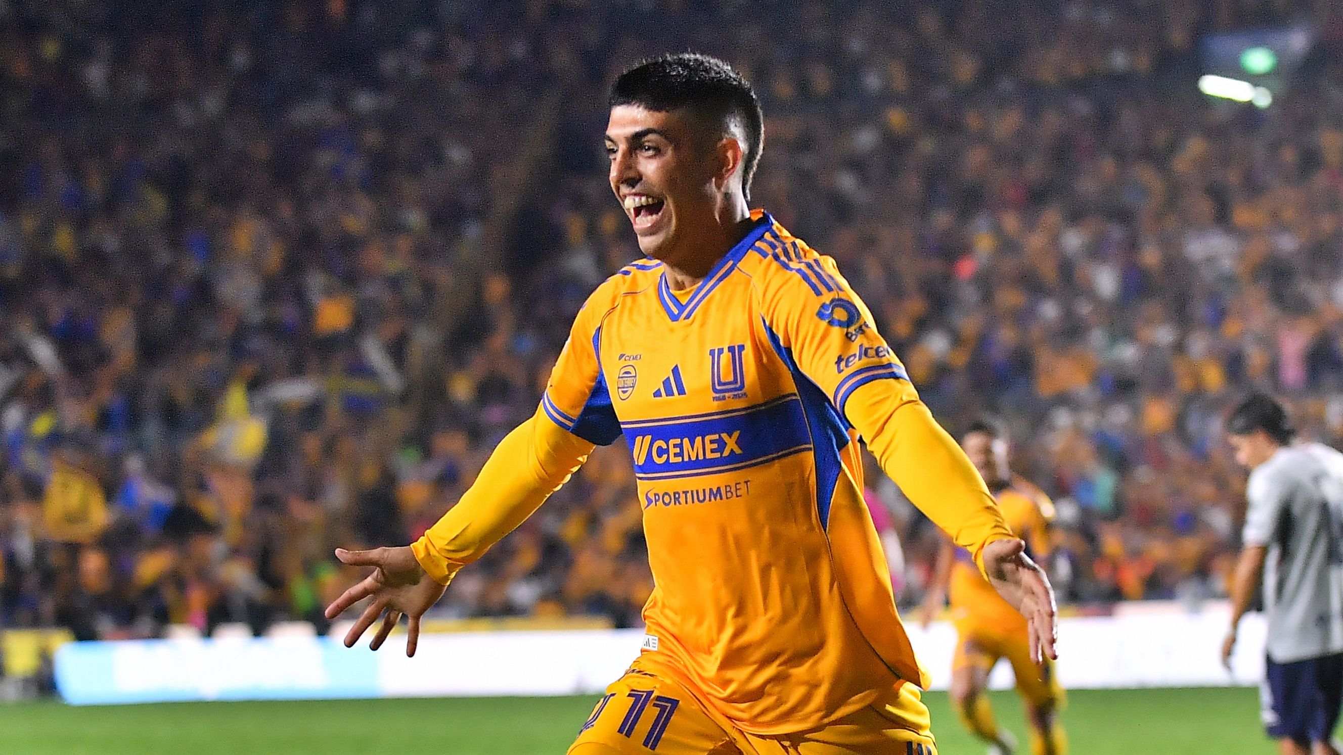 Tigres UANL v Cruz Azul - Torneo Apertura 2025 Liga MX