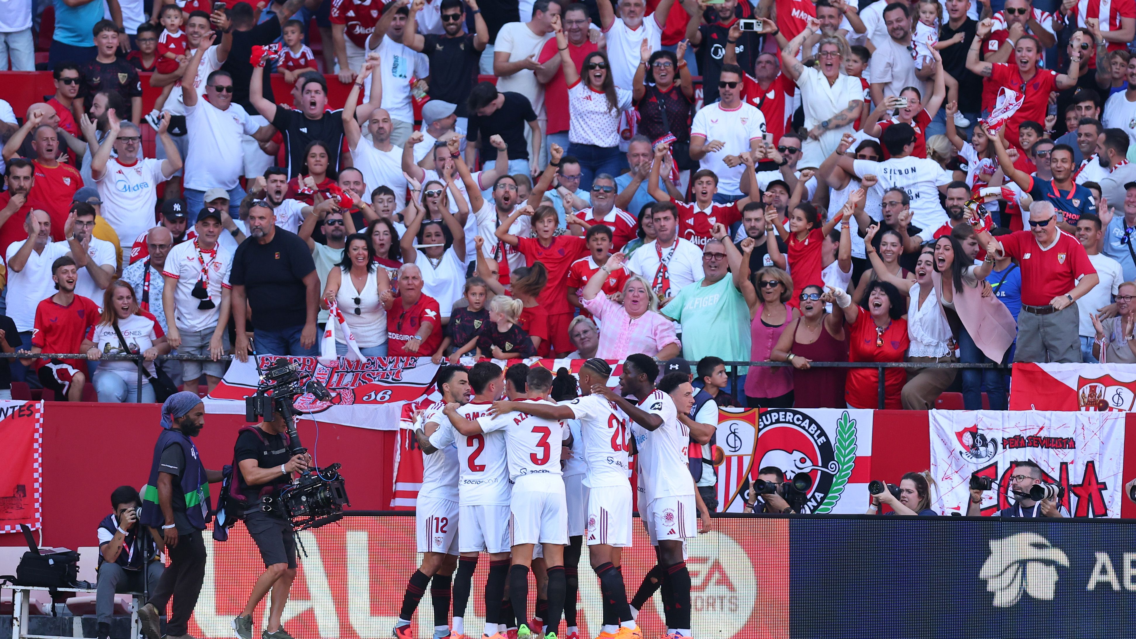 Sevilla FC v FC Barcelona - LaLiga EA Sports