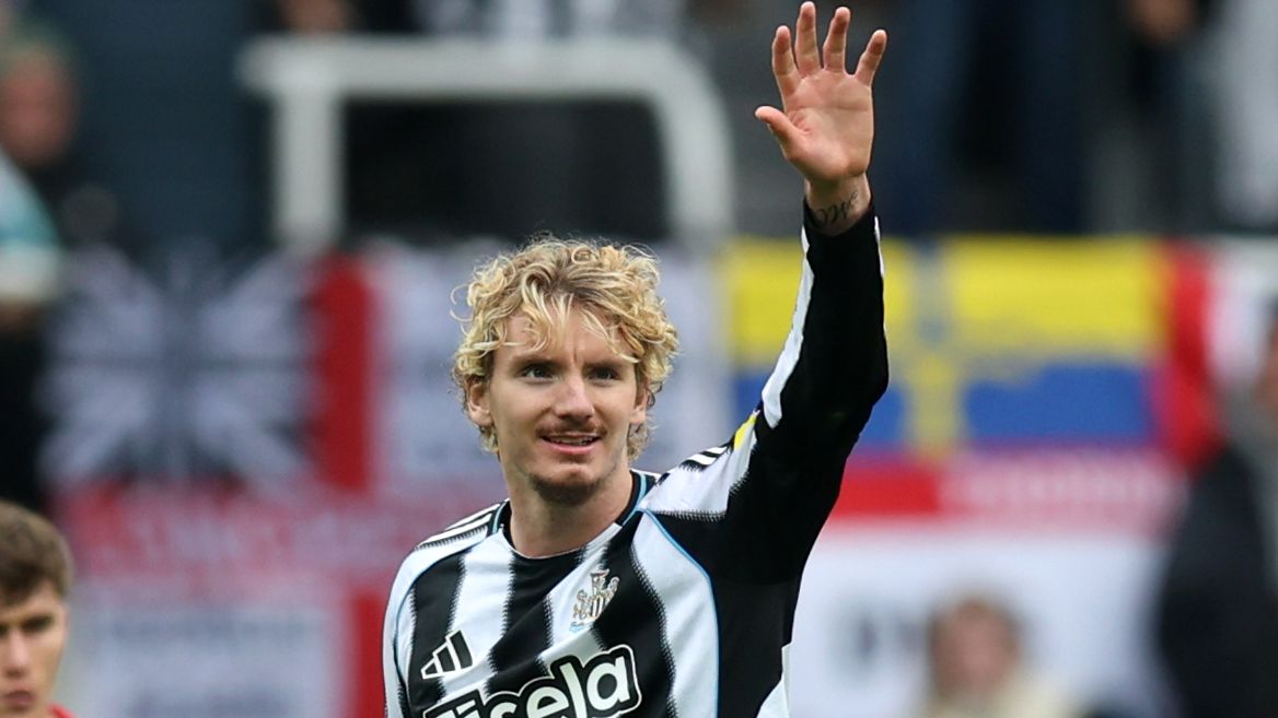 Newcastle United v Nottingham Forest - Premier League