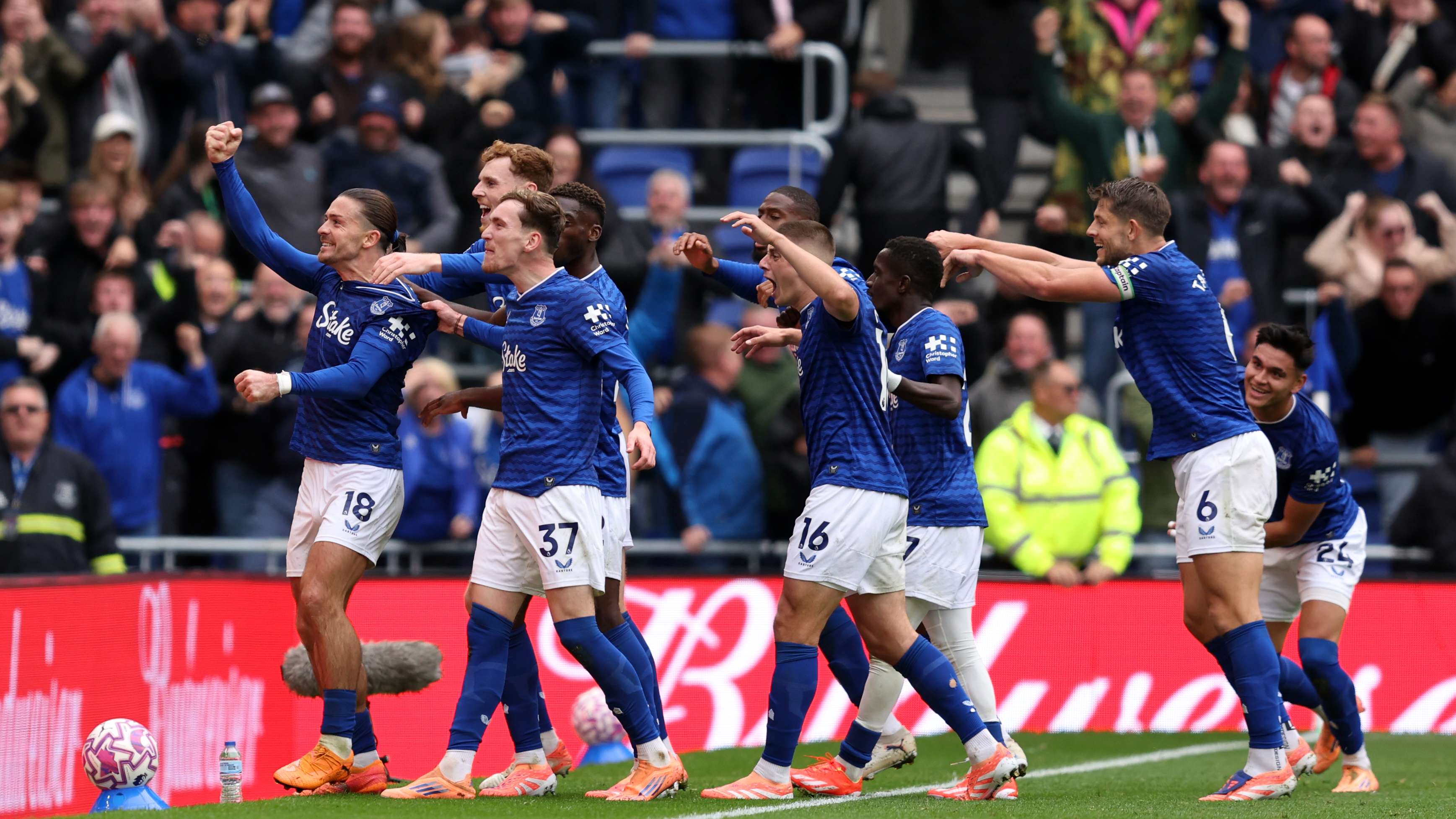 Everton v Crystal Palace - Premier League