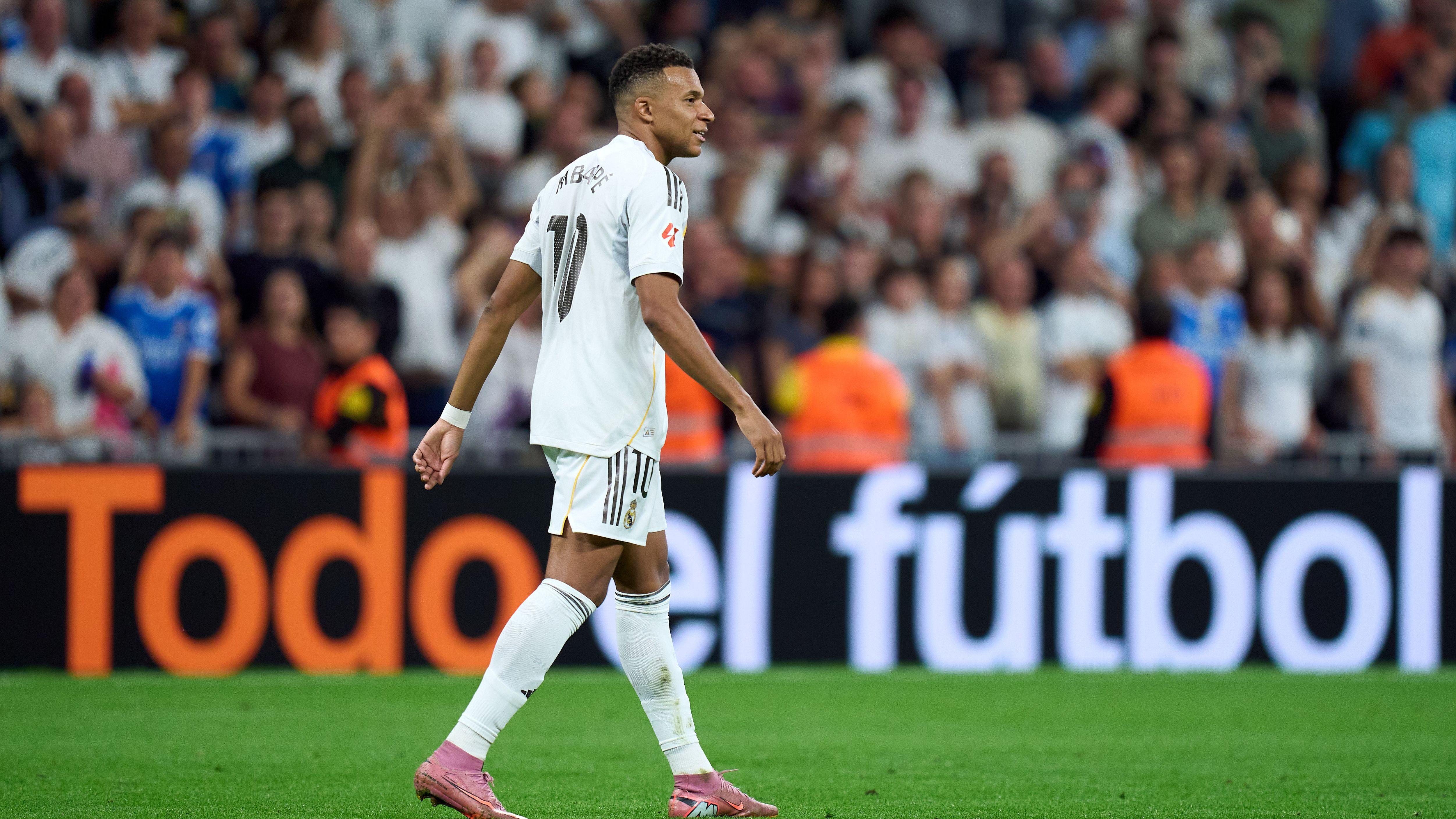 Real Madrid CF v Villarreal CF - LaLiga EA Sports