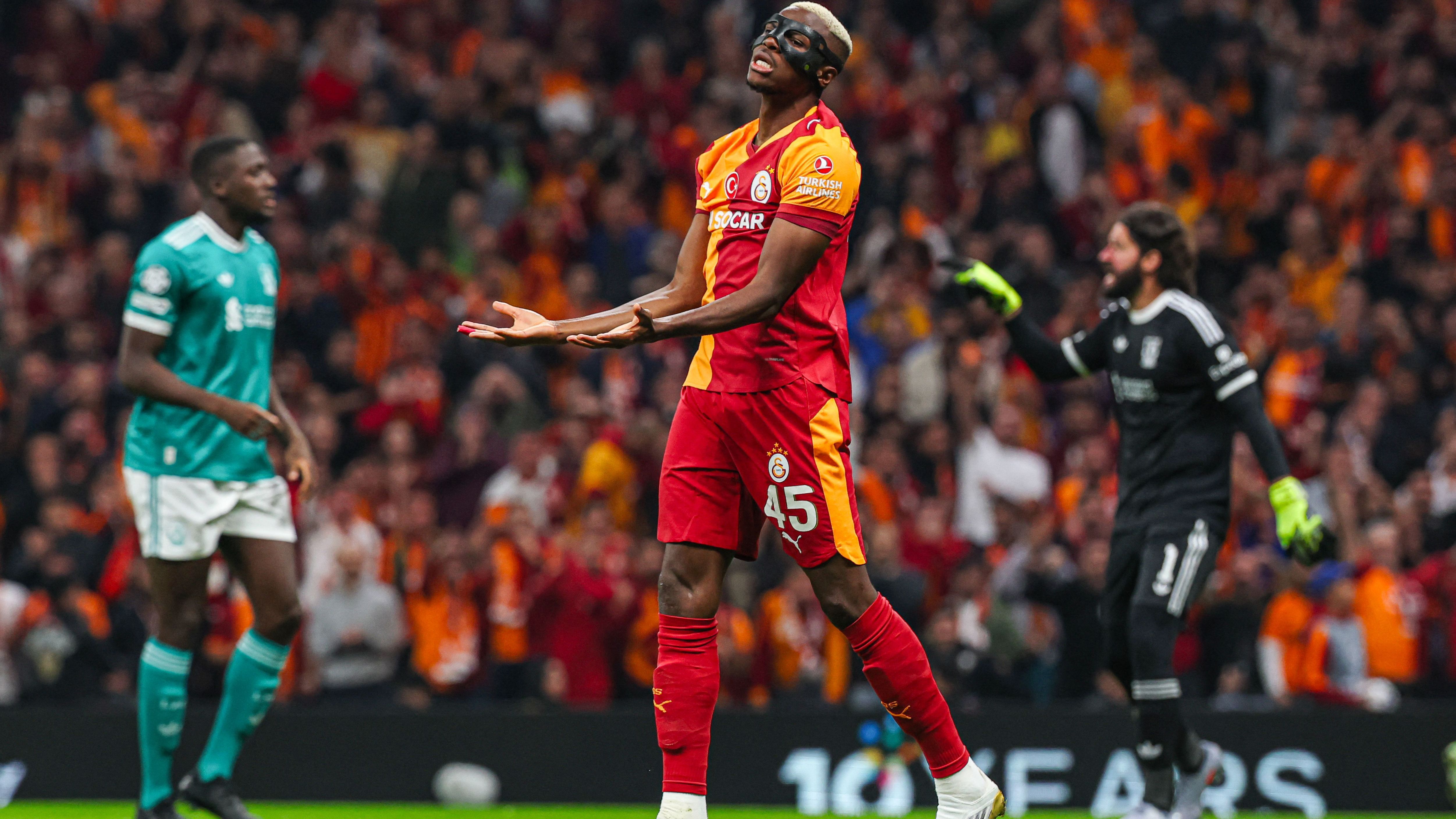 Galatasaray-Istanbul-vs.-Liverpool-FC-UEFA-Champions-League