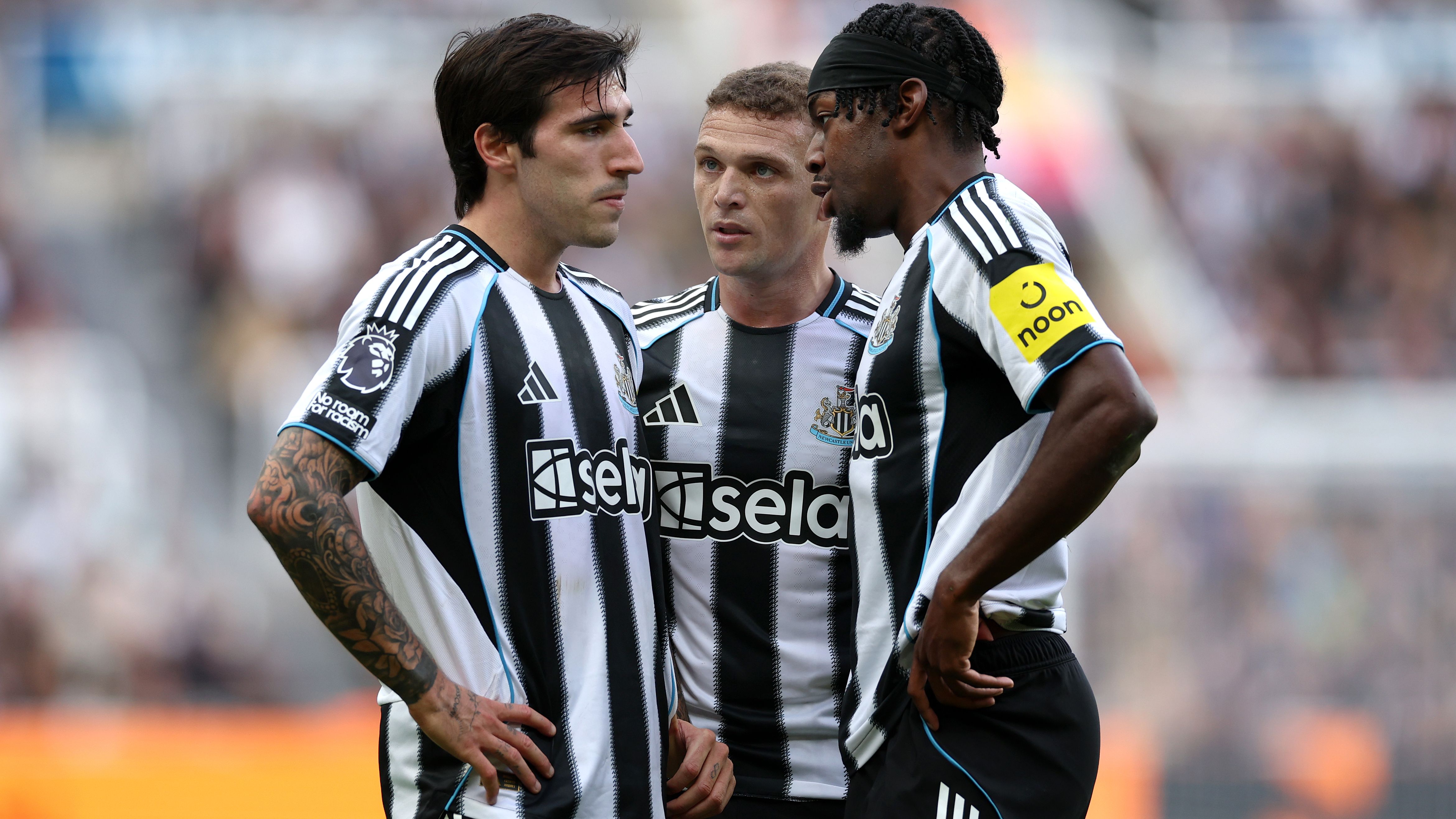 Newcastle United v Nottingham Forest - Premier League