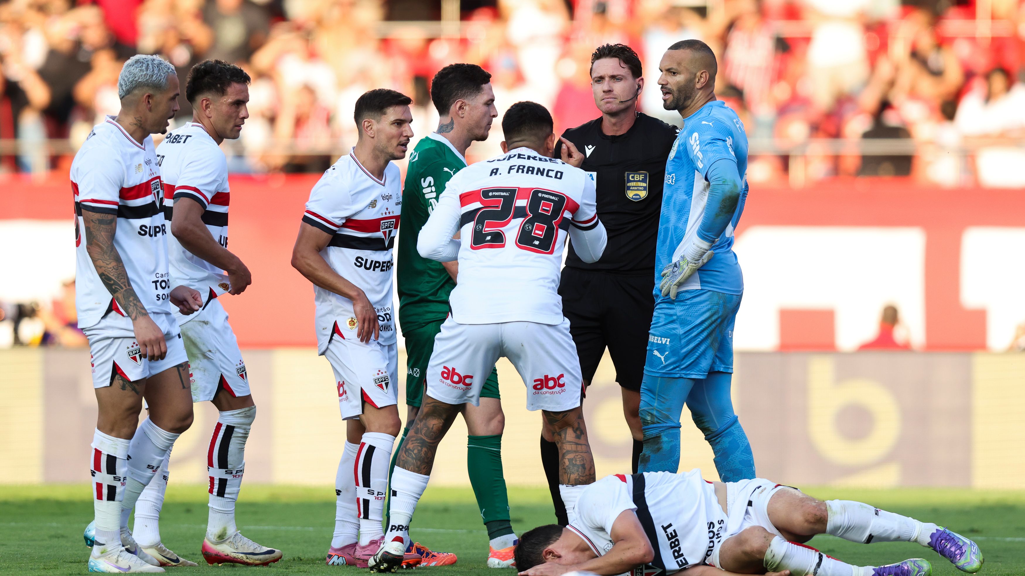 Sao Paulo v Palmeiras - Brasileirao 2025