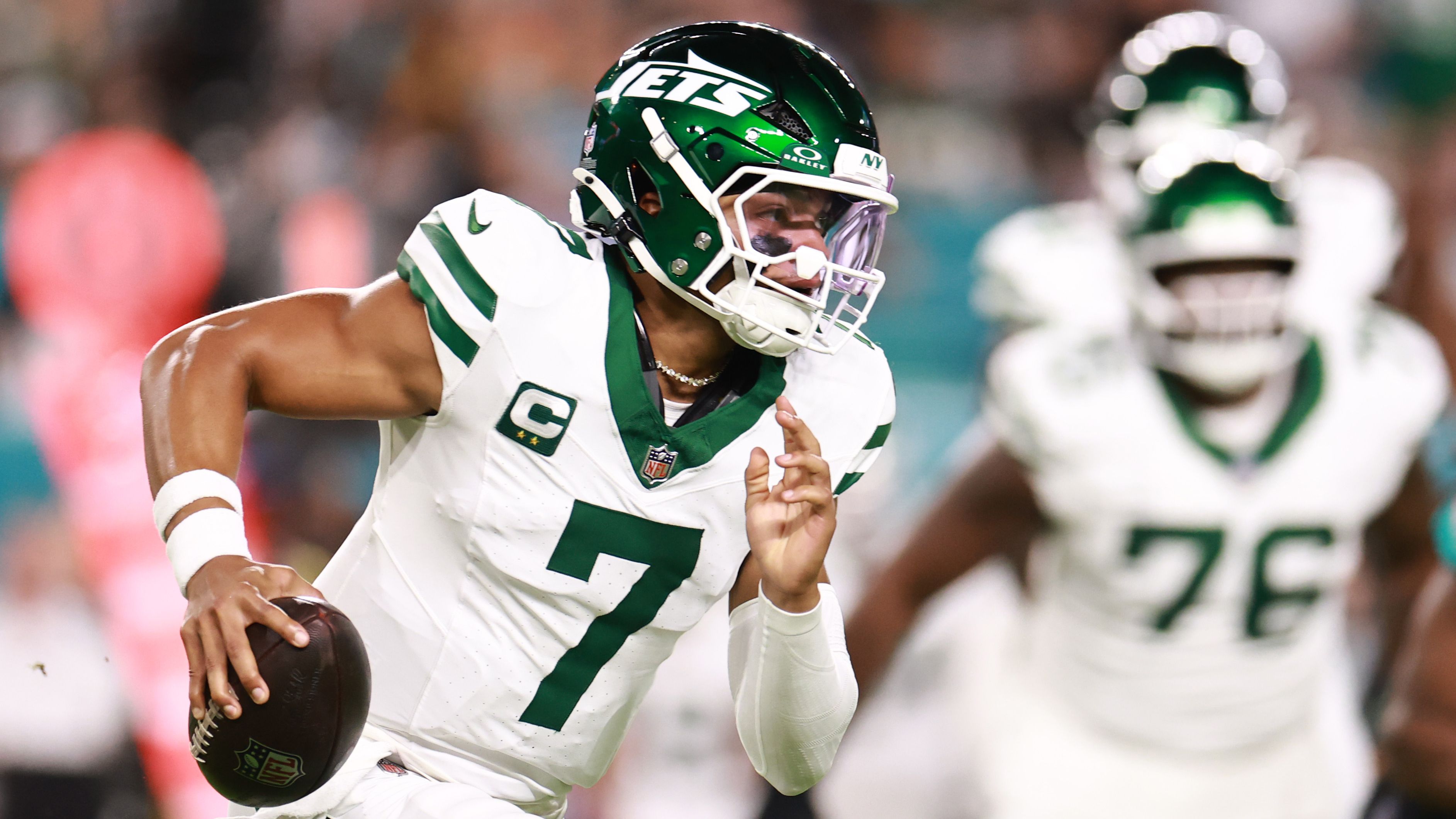 New York Jets v Miami Dolphins - NFL 2025