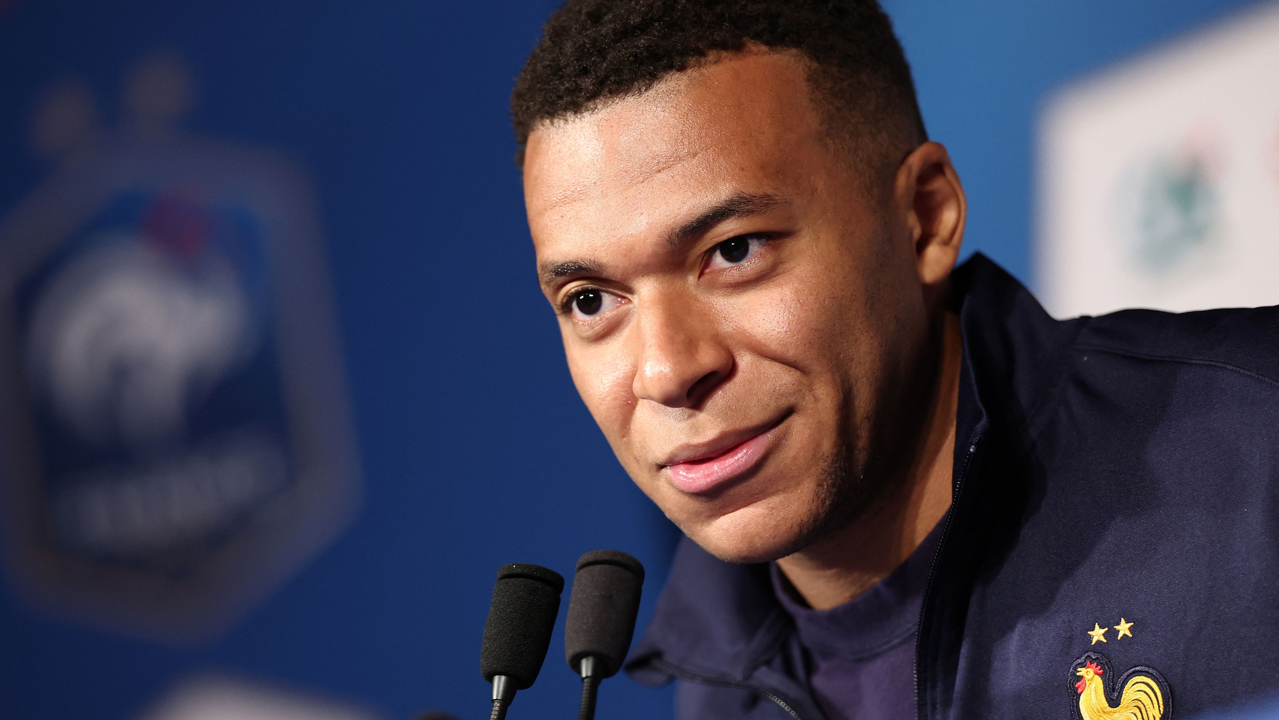 FBL-WC-2026-EUR-QUALIFIERS-FRA-PRESSER