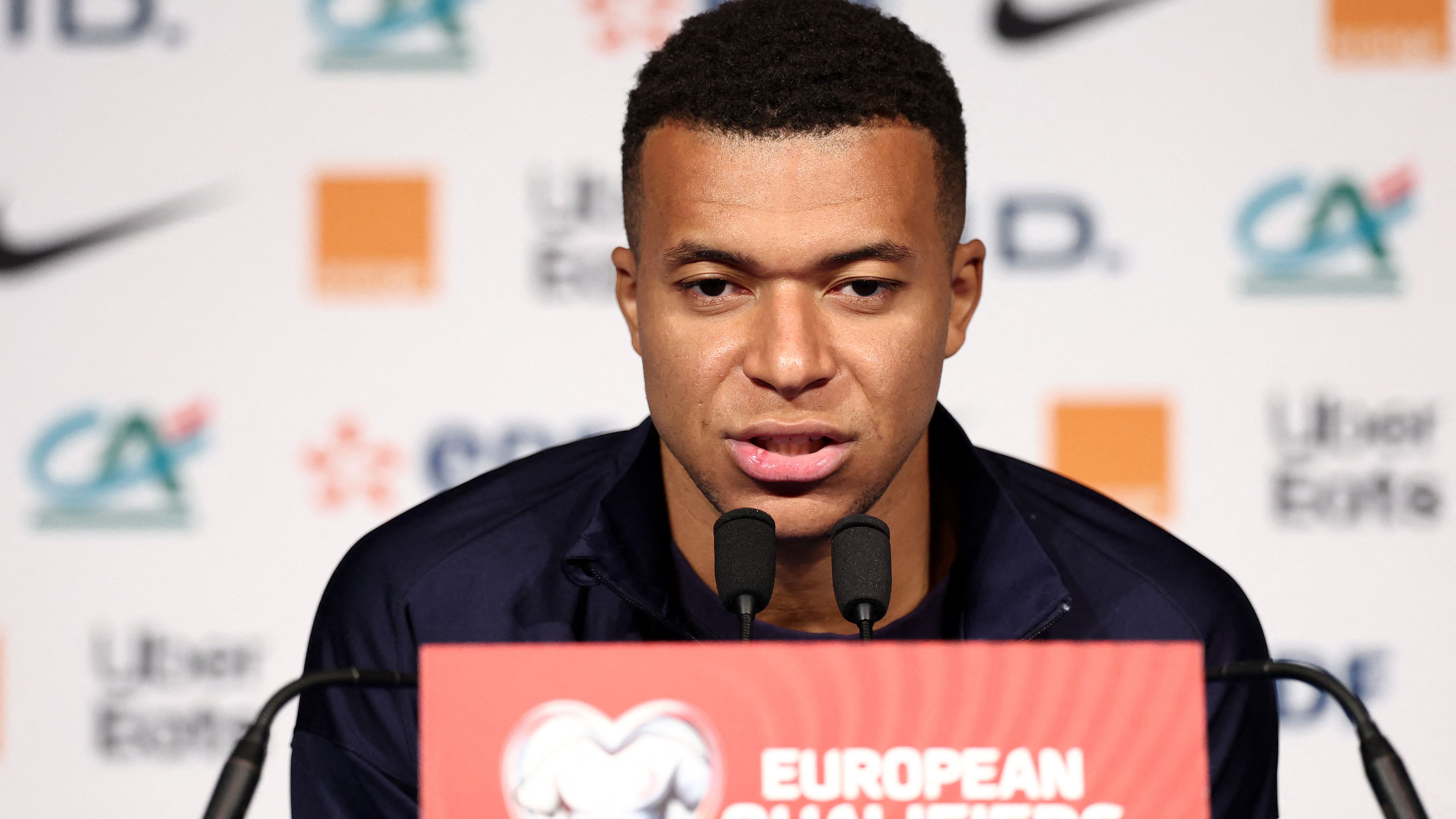 FBL-WC-2026-EUR-QUALIFIERS-FRA-PRESSER