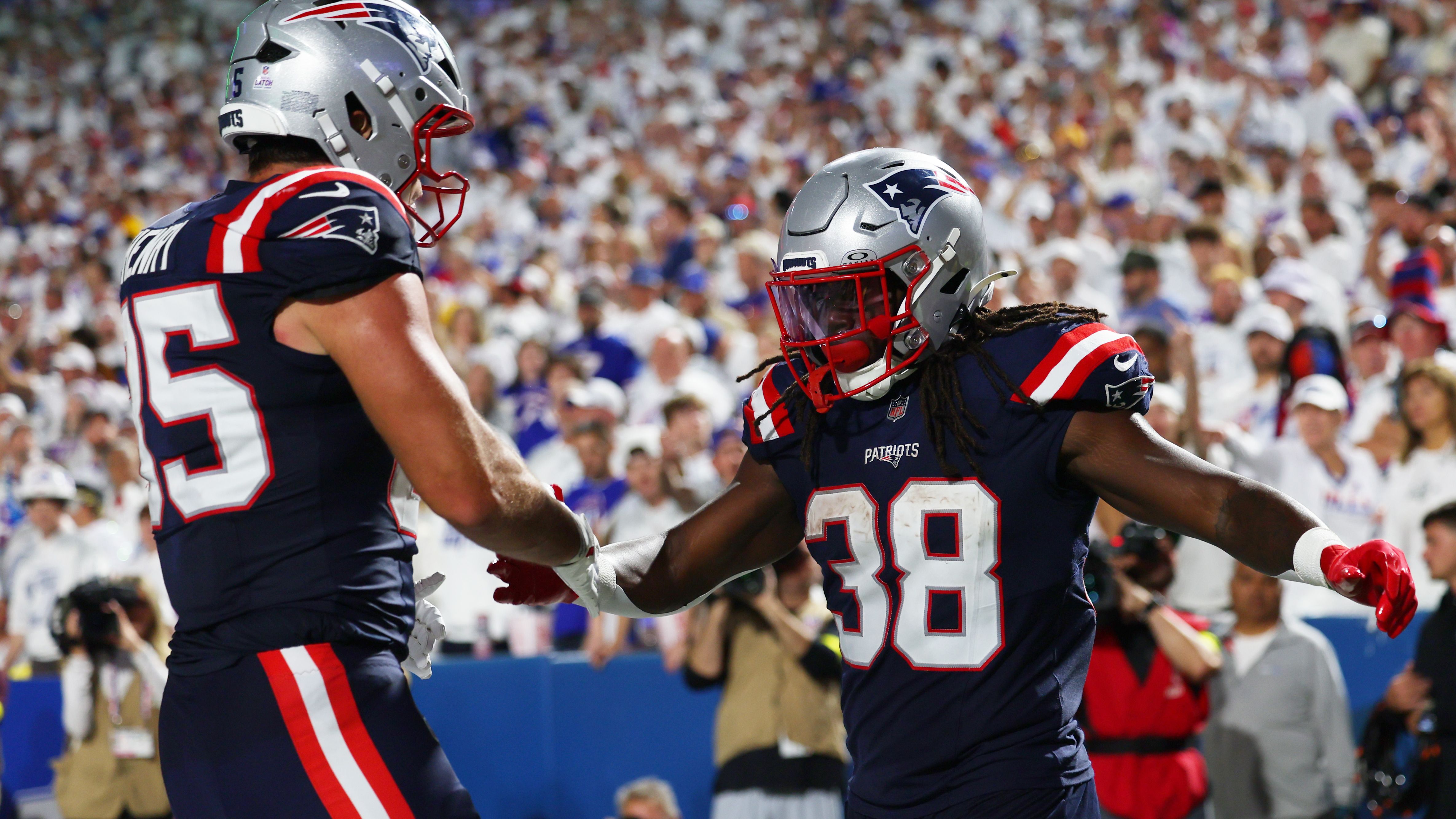 New England Patriots v Buffalo Bills - NFL 2025