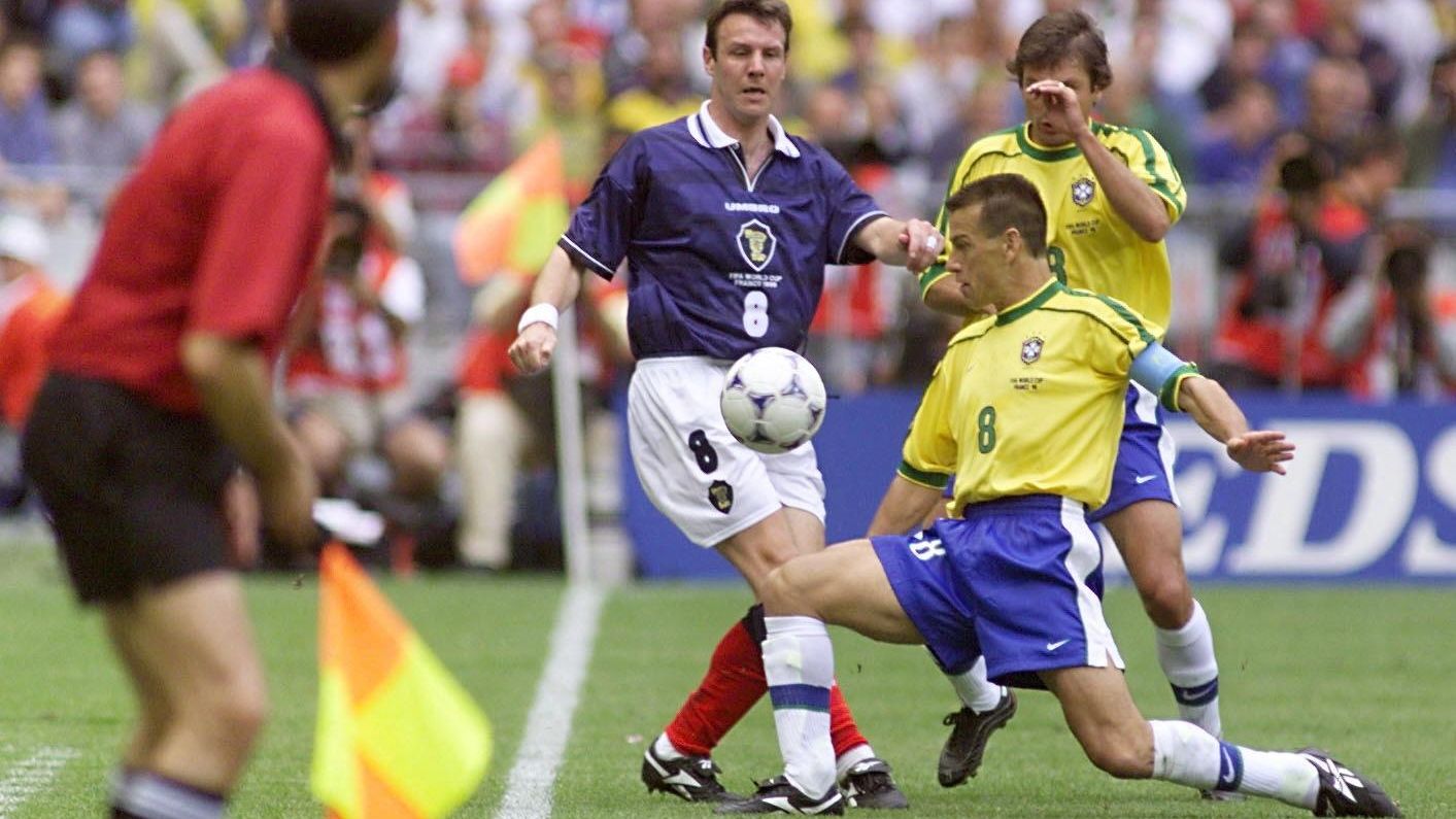 CUP-FR98-BRA-SCO-DUNGA-BURLEY