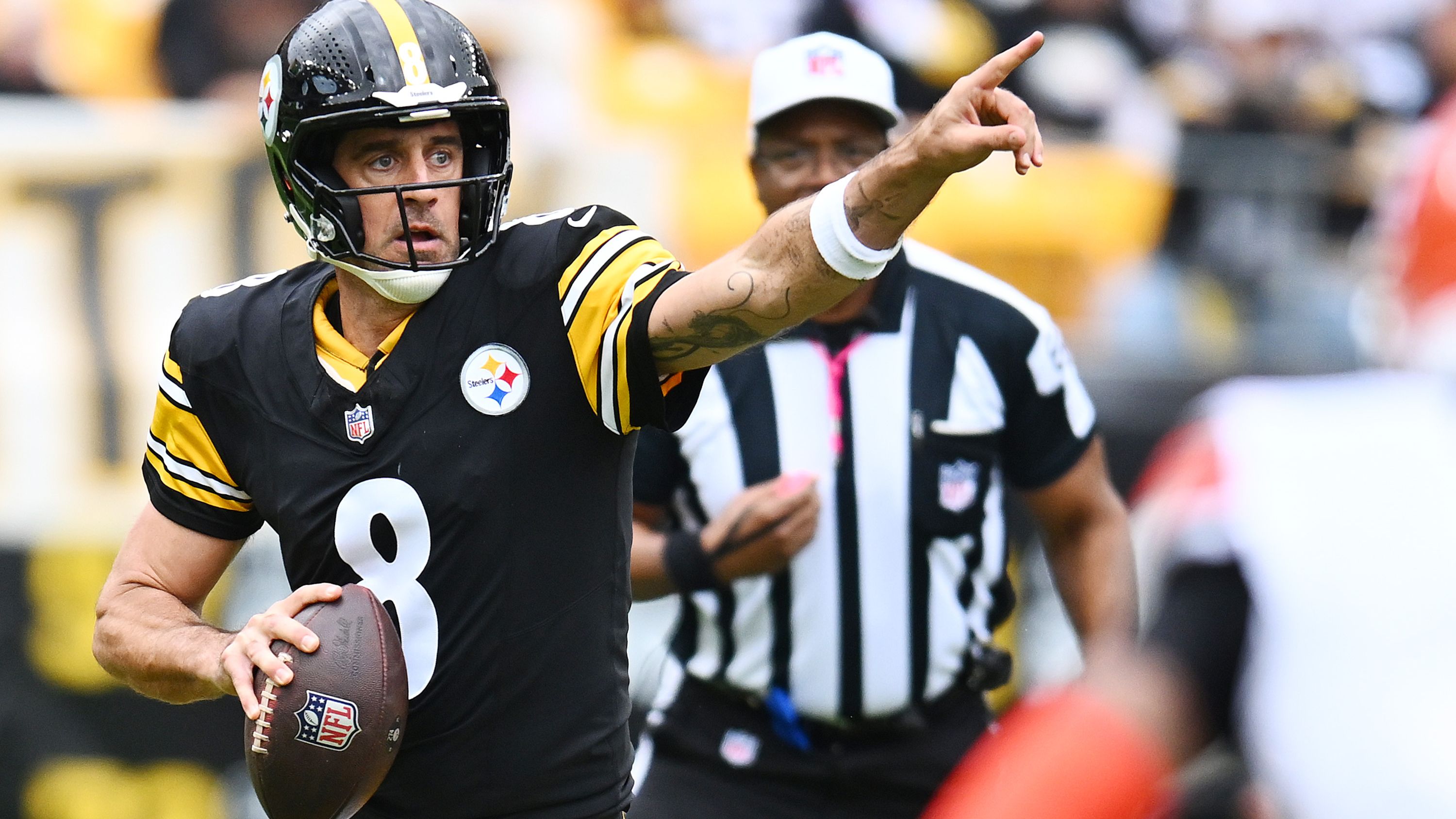 Cleveland Browns v Pittsburgh Steelers