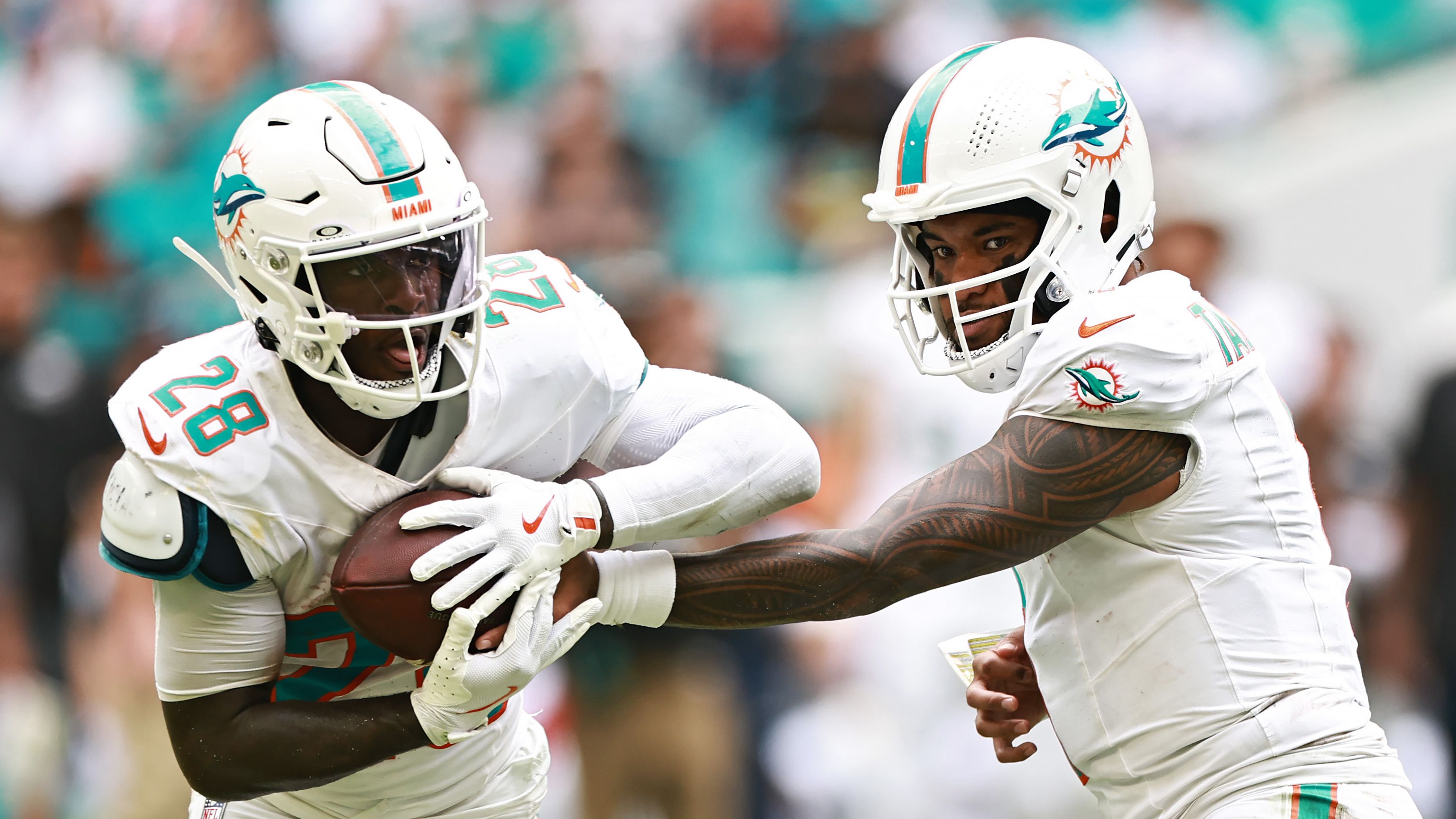 Los Angeles Chargers v Miami Dolphins