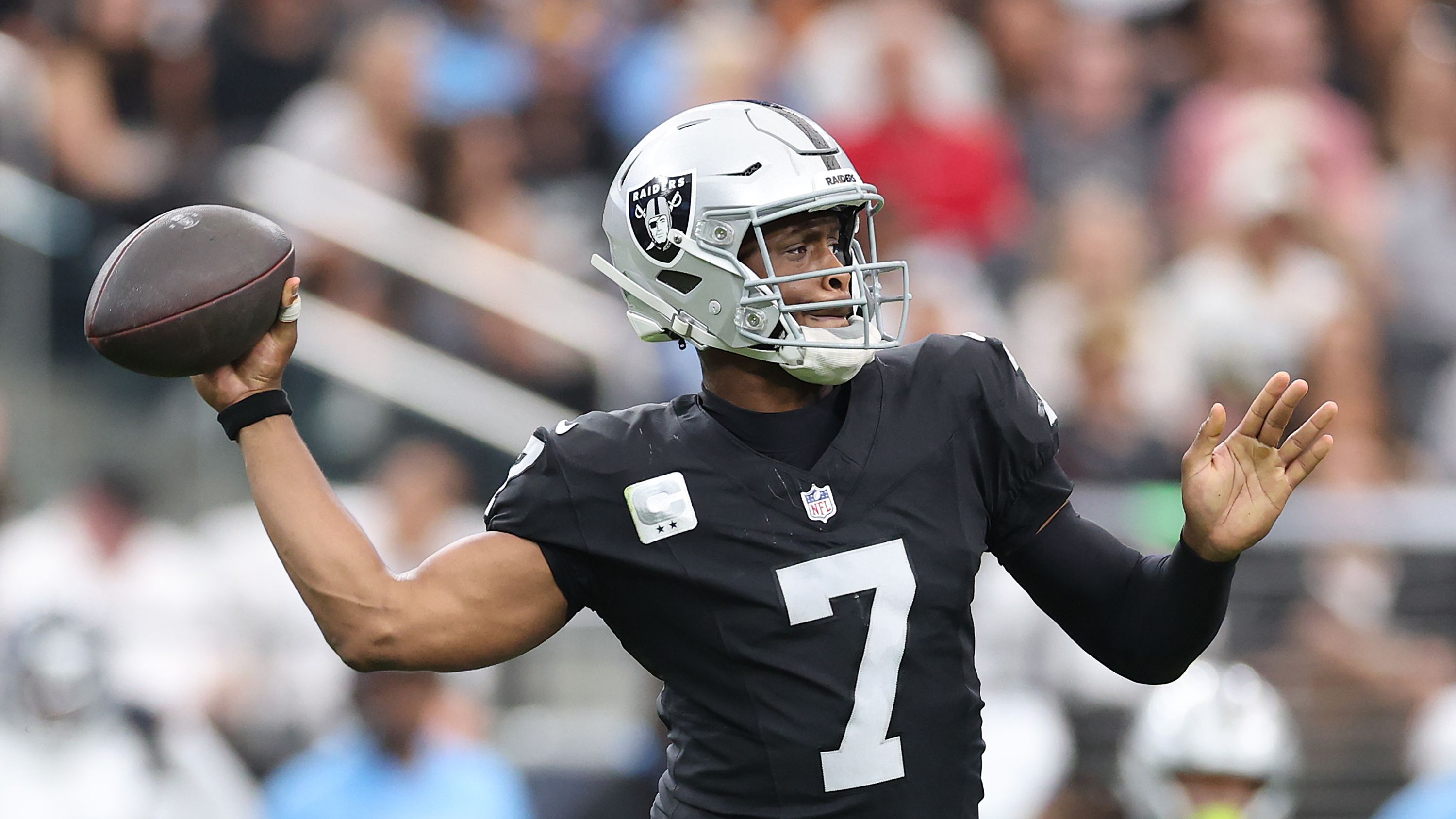 Tennessee Titans v Las Vegas Raiders