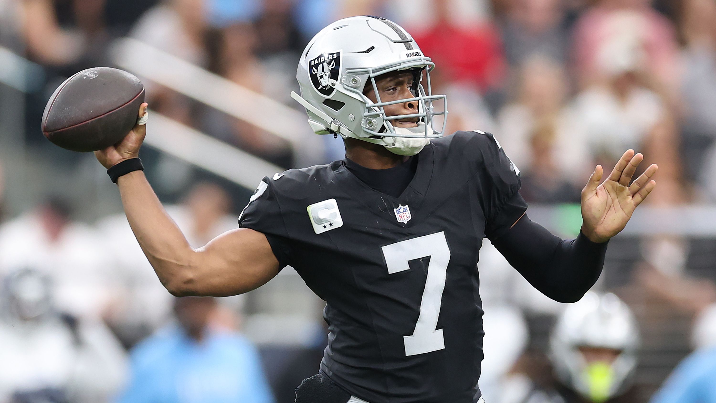 Tennessee Titans v Las Vegas Raiders