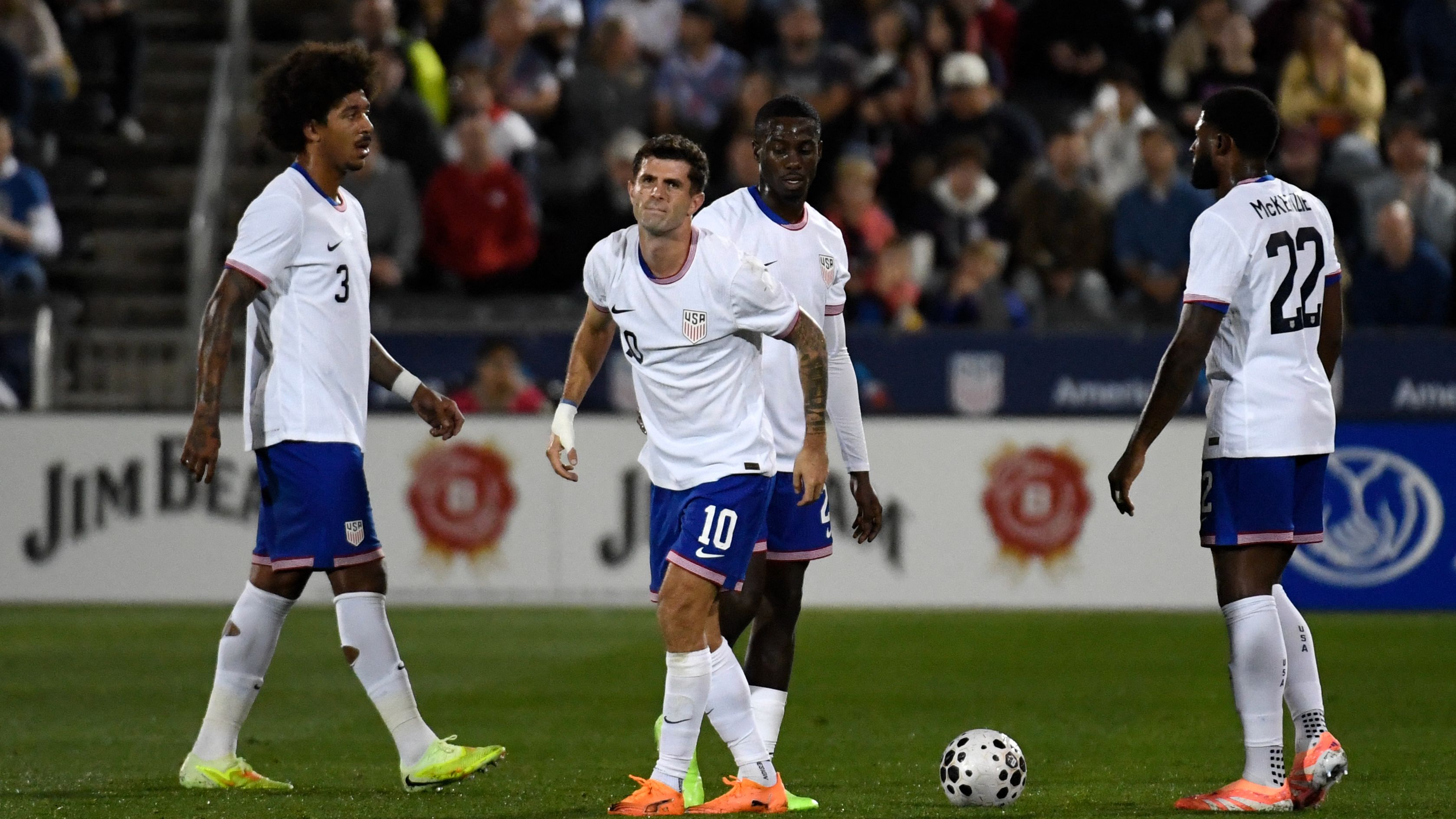 FBL-FRIENDLY-USA-AUS