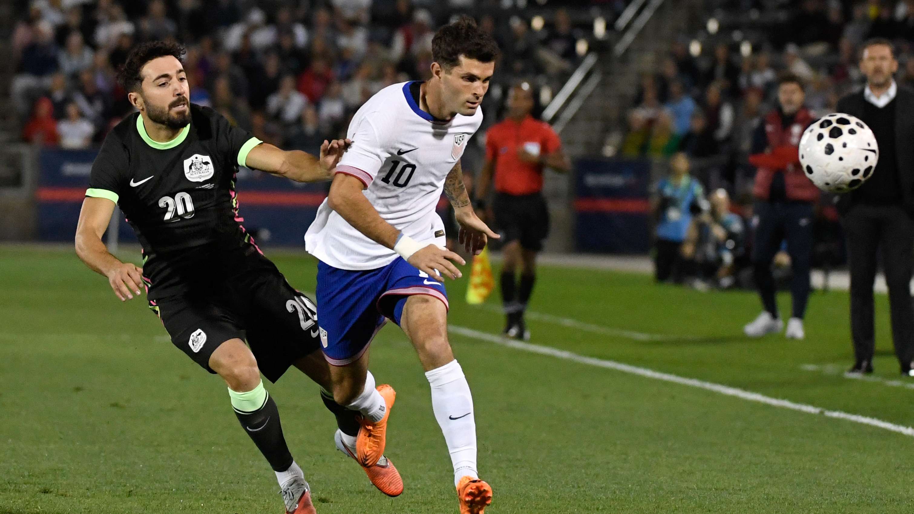 FBL-FRIENDLY-USA-AUS