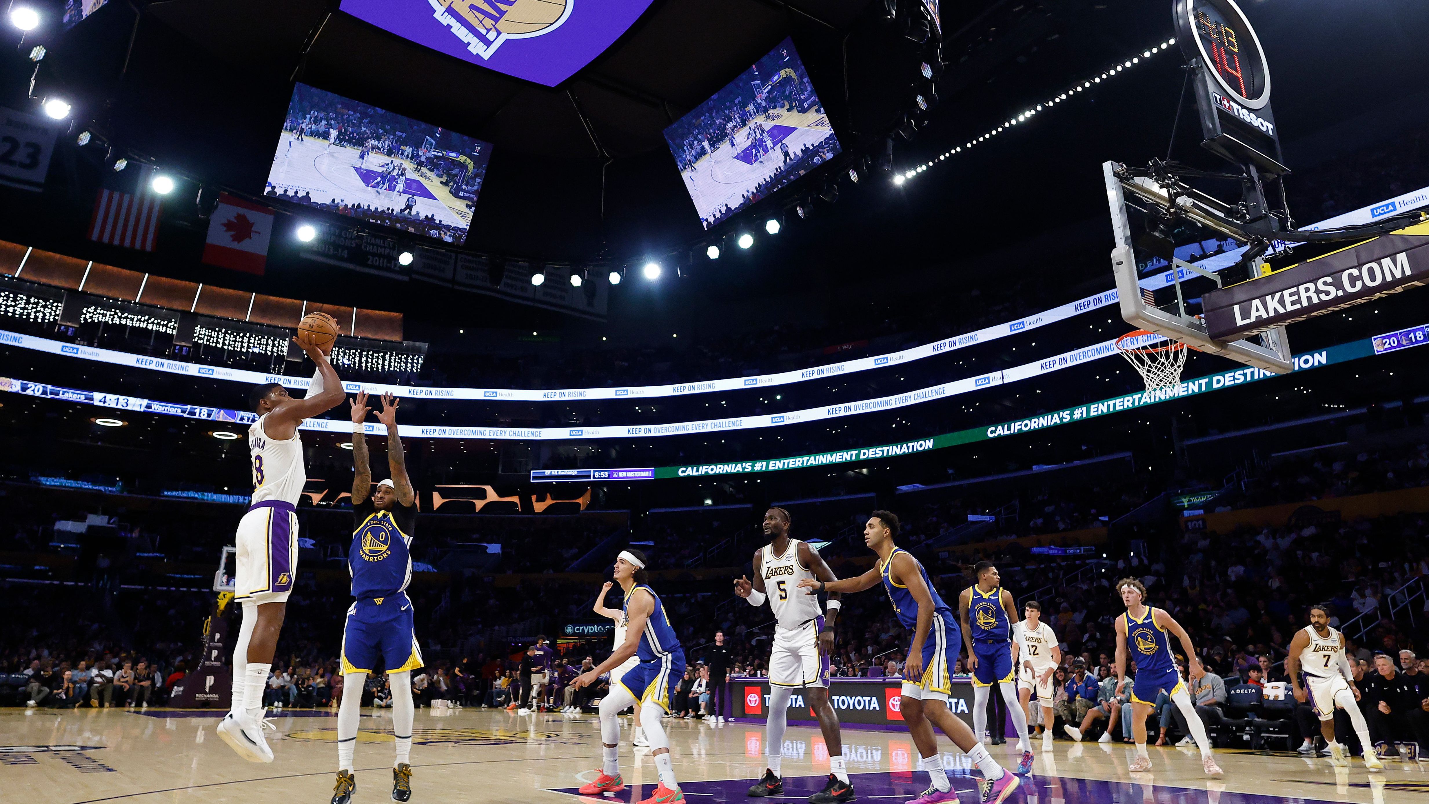 Golden State Warriors v Los Angeles Lakers