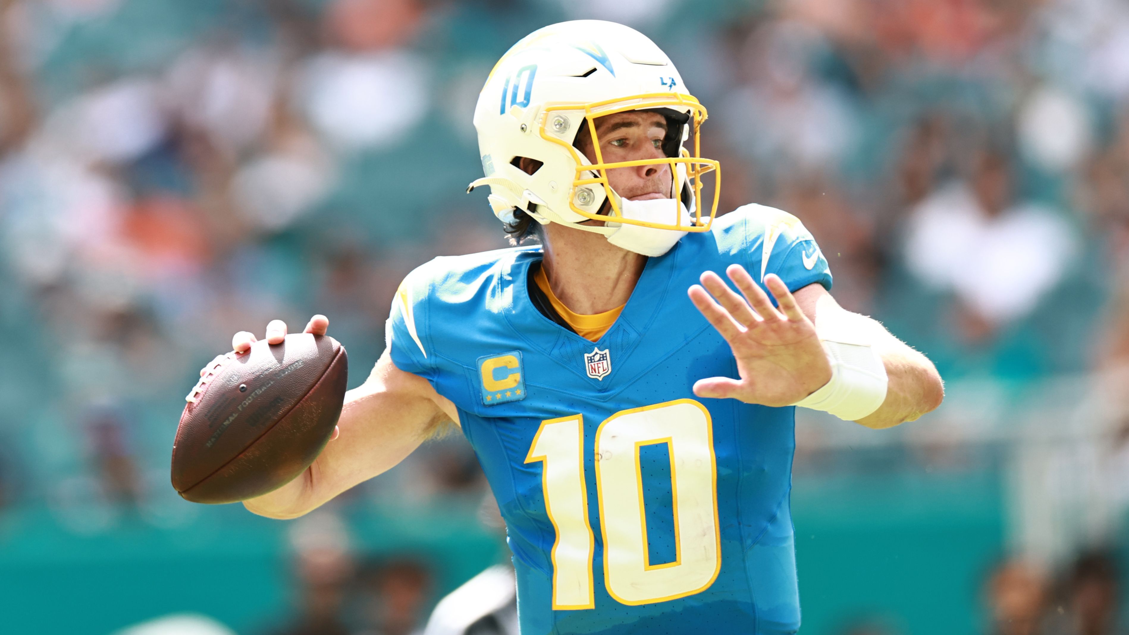 Los Angeles Chargers v Miami Dolphins - NFL 2025