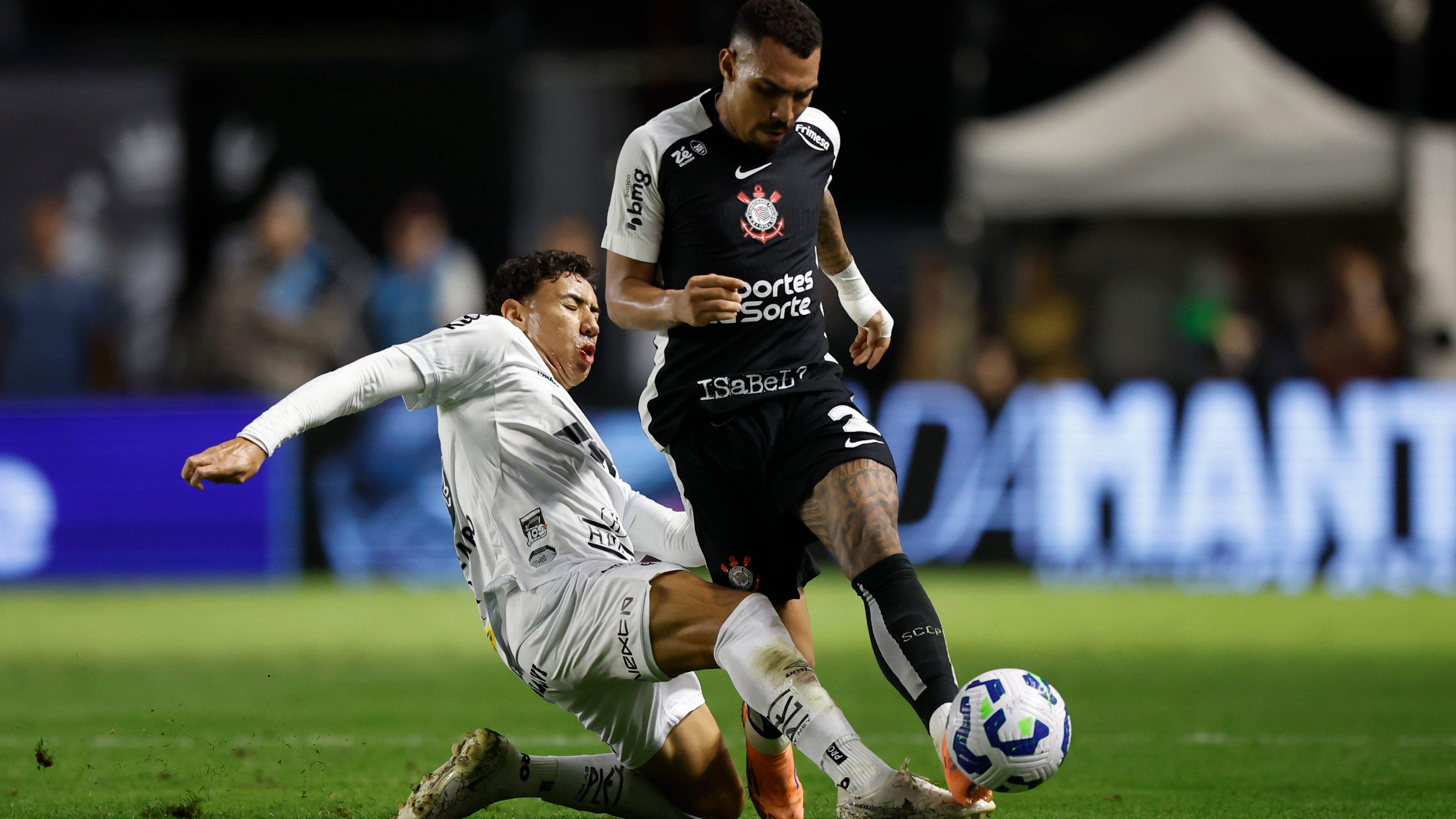 Santos v Corinthians - Brasileirao 2025