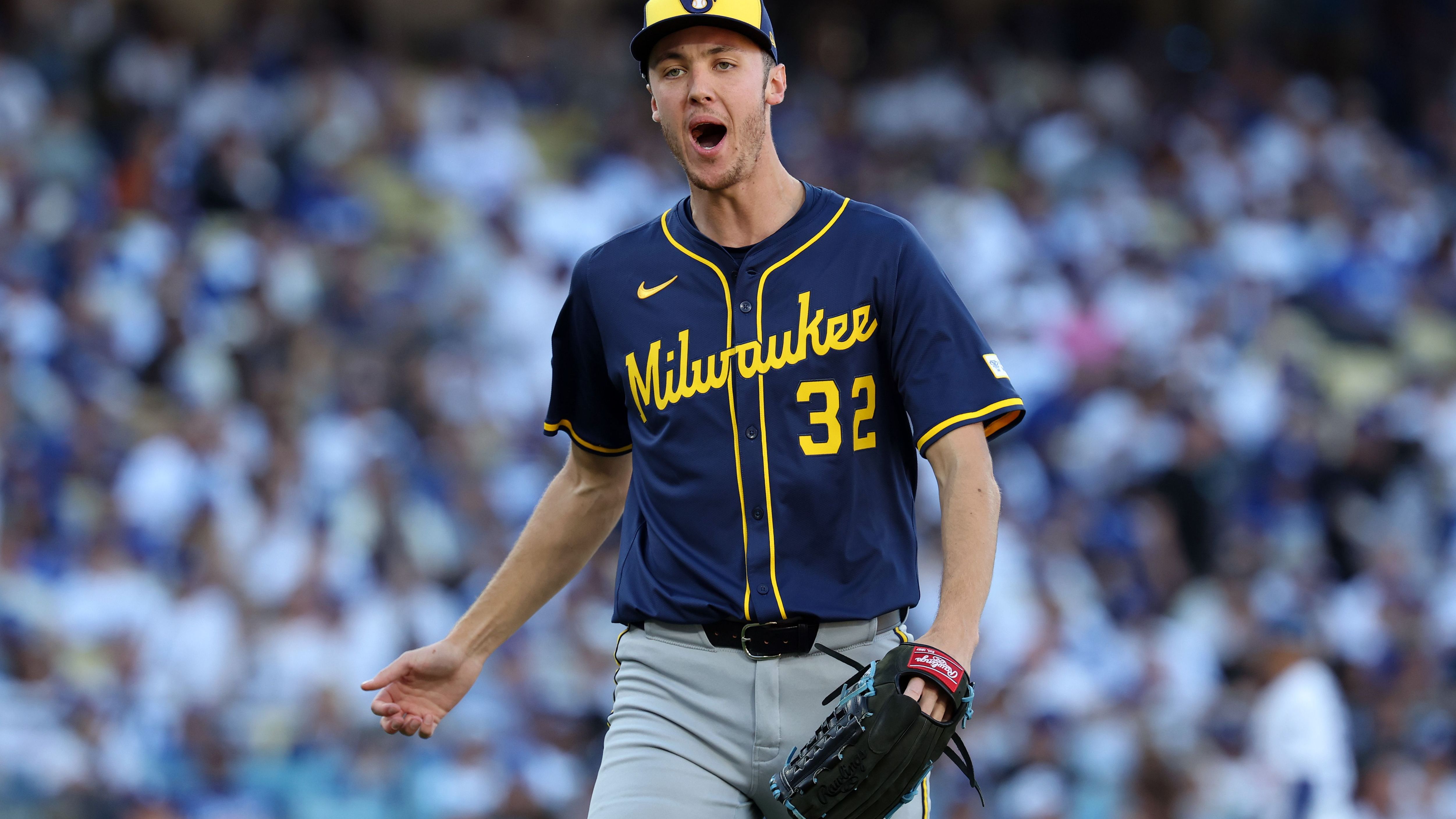 National League Championship Series - Milwaukee Brewers v Los Angeles Dodgers - Game Three