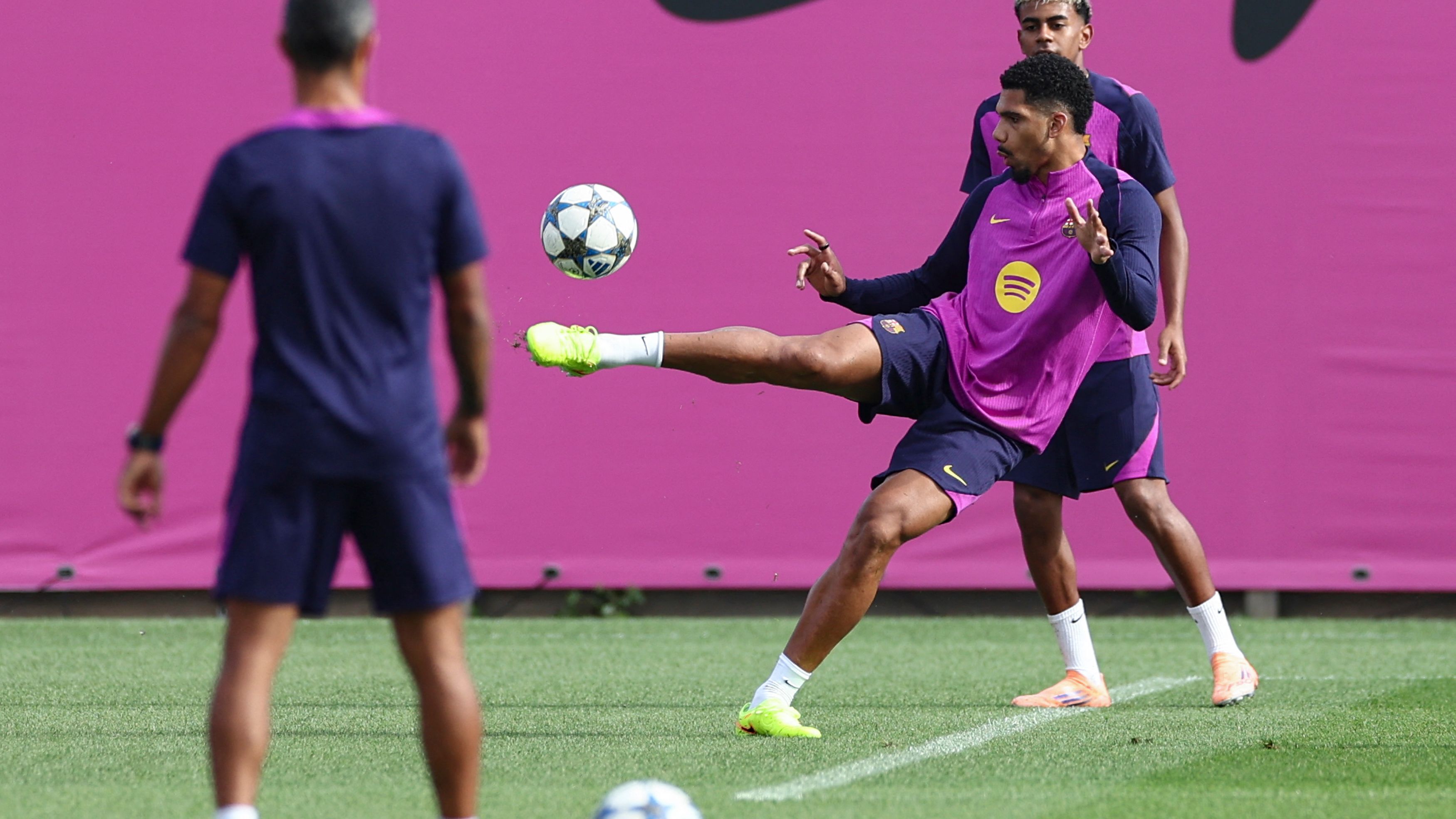 FBL-EUR-C1-BARCELONA-TRAINING