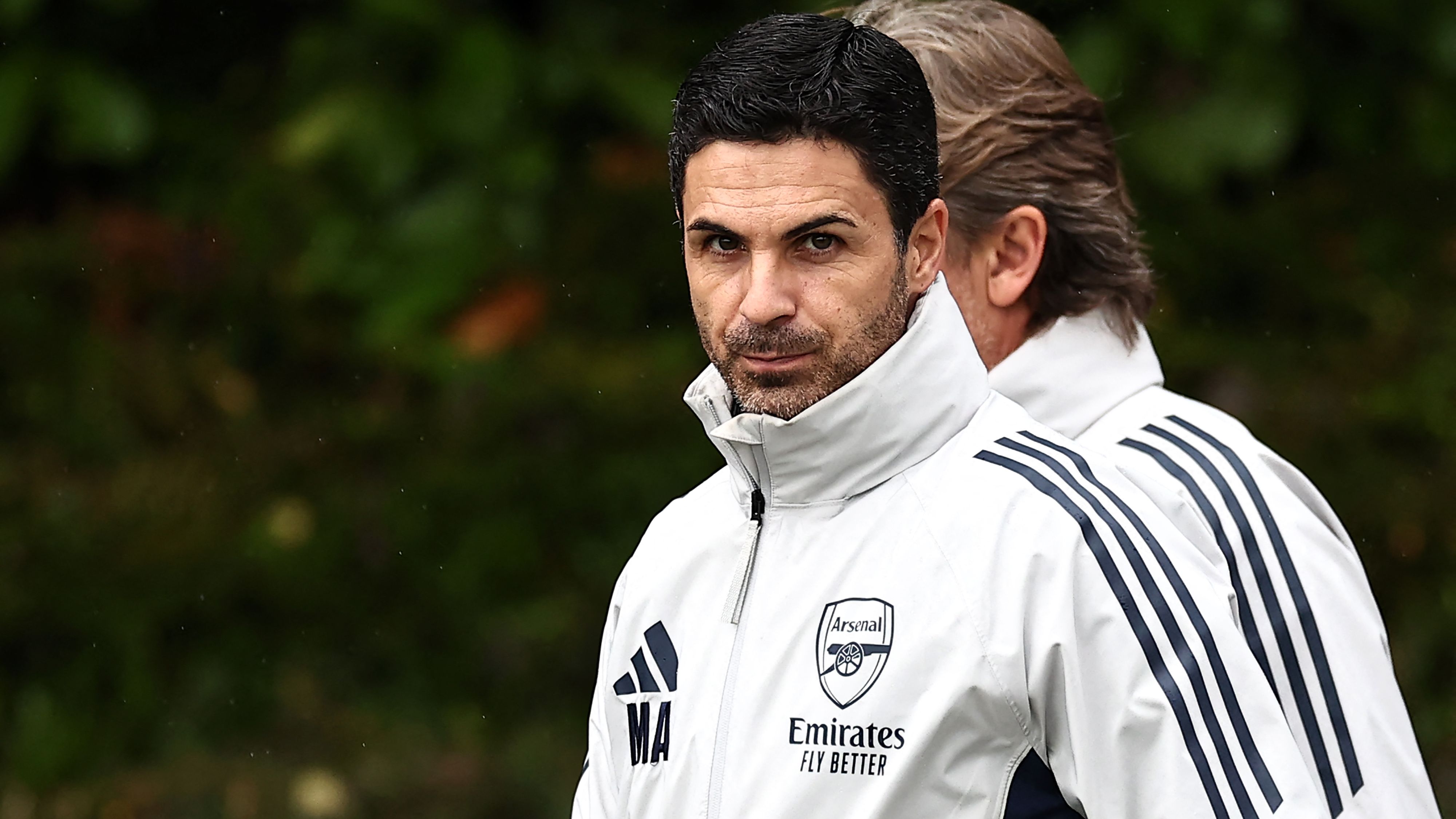 'Can't be busy' - Mikel Arteta refuses to accept Arsenal being labelled new Premier League title favourites after shock Liverpool collapse | Goal.com UK
