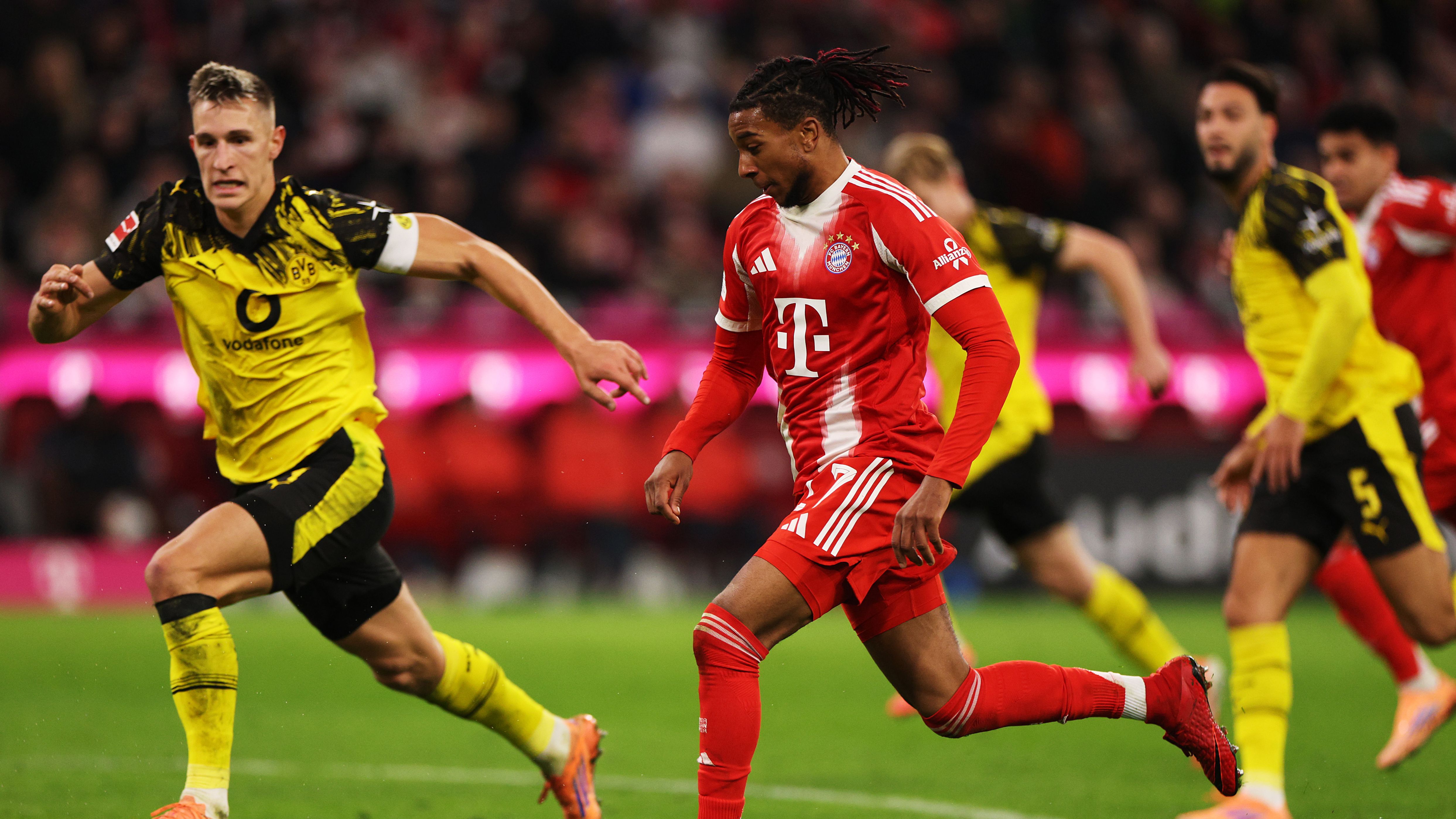 FC Bayern München v Borussia Dortmund - Bundesliga
