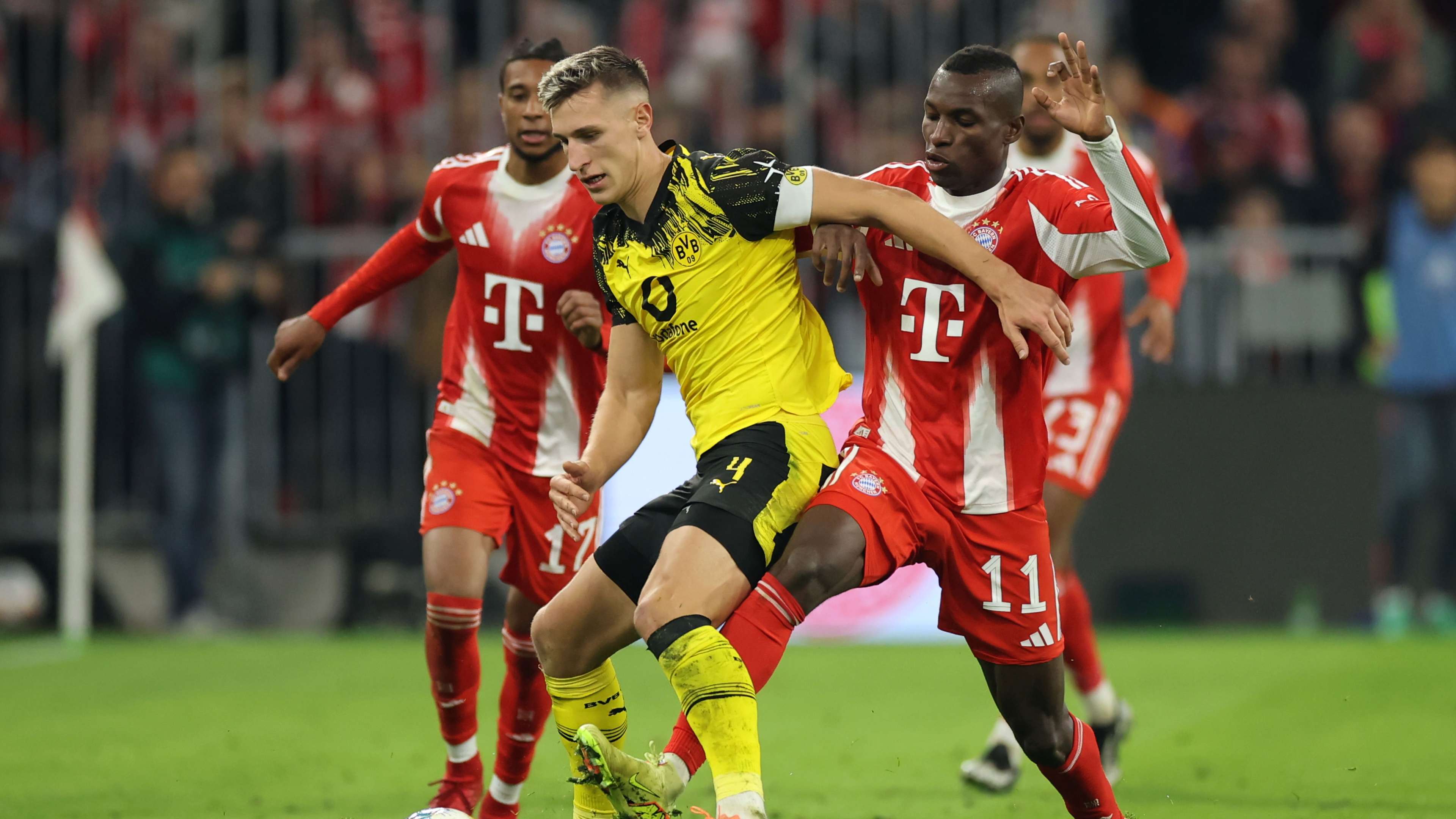 FC Bayern München v Borussia Dortmund - Bundesliga