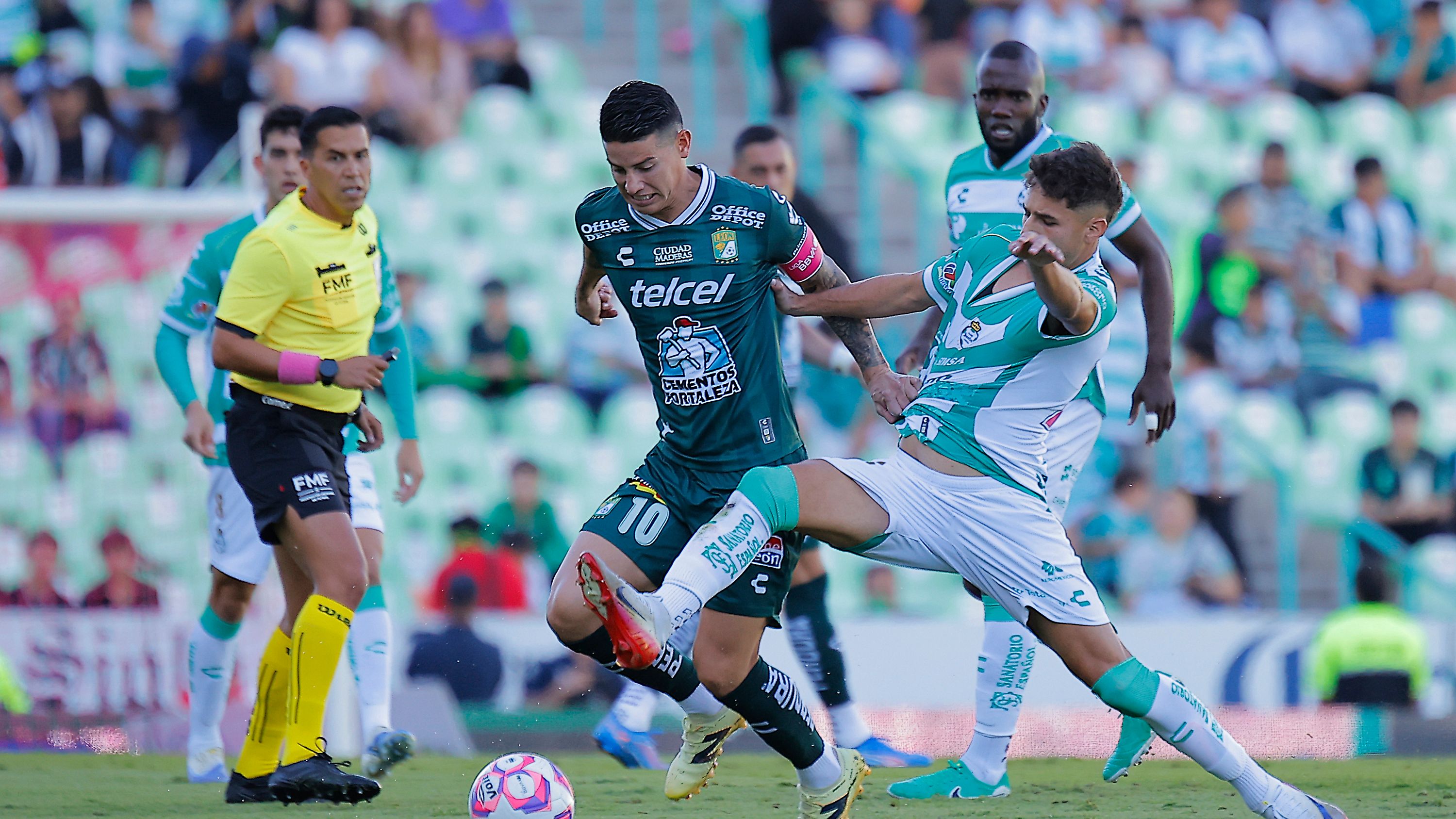 Santos Laguna v Leon - Torneo Apertura 2025 Liga MX