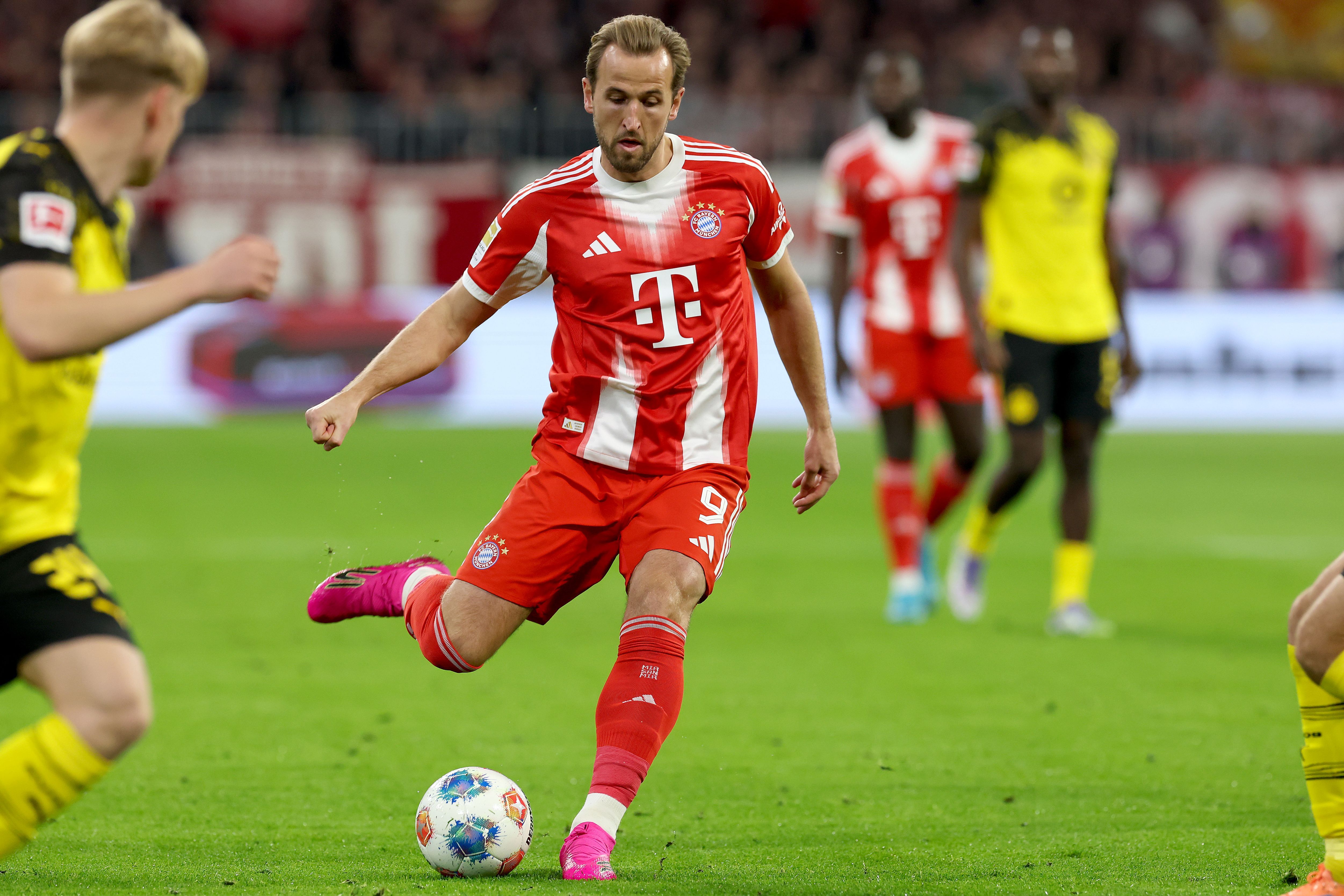 FC Bayern München v Borussia Dortmund - Bundesliga