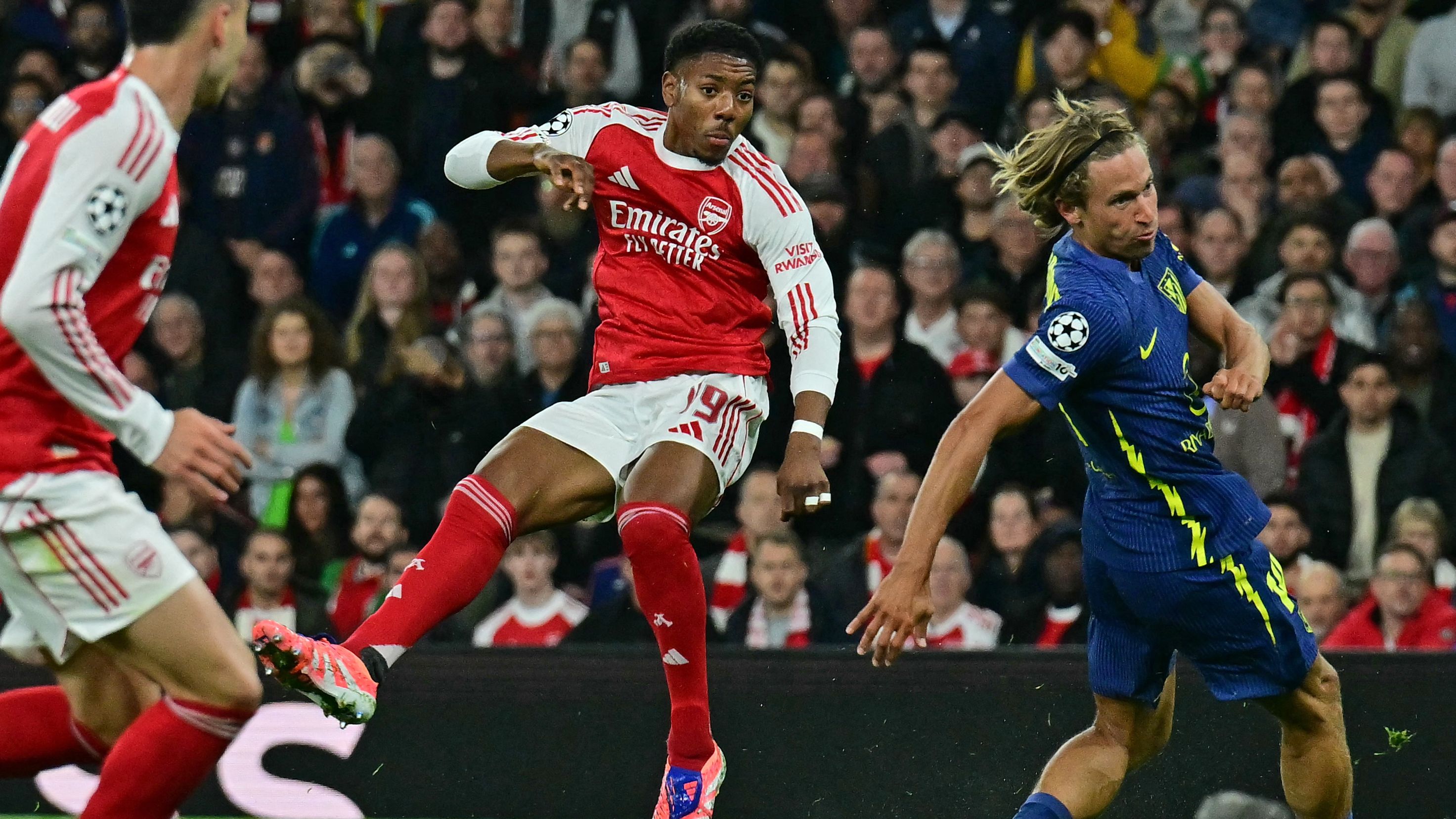 FBL-EUR-C1-ARSENAL-ATLETICO MADRID