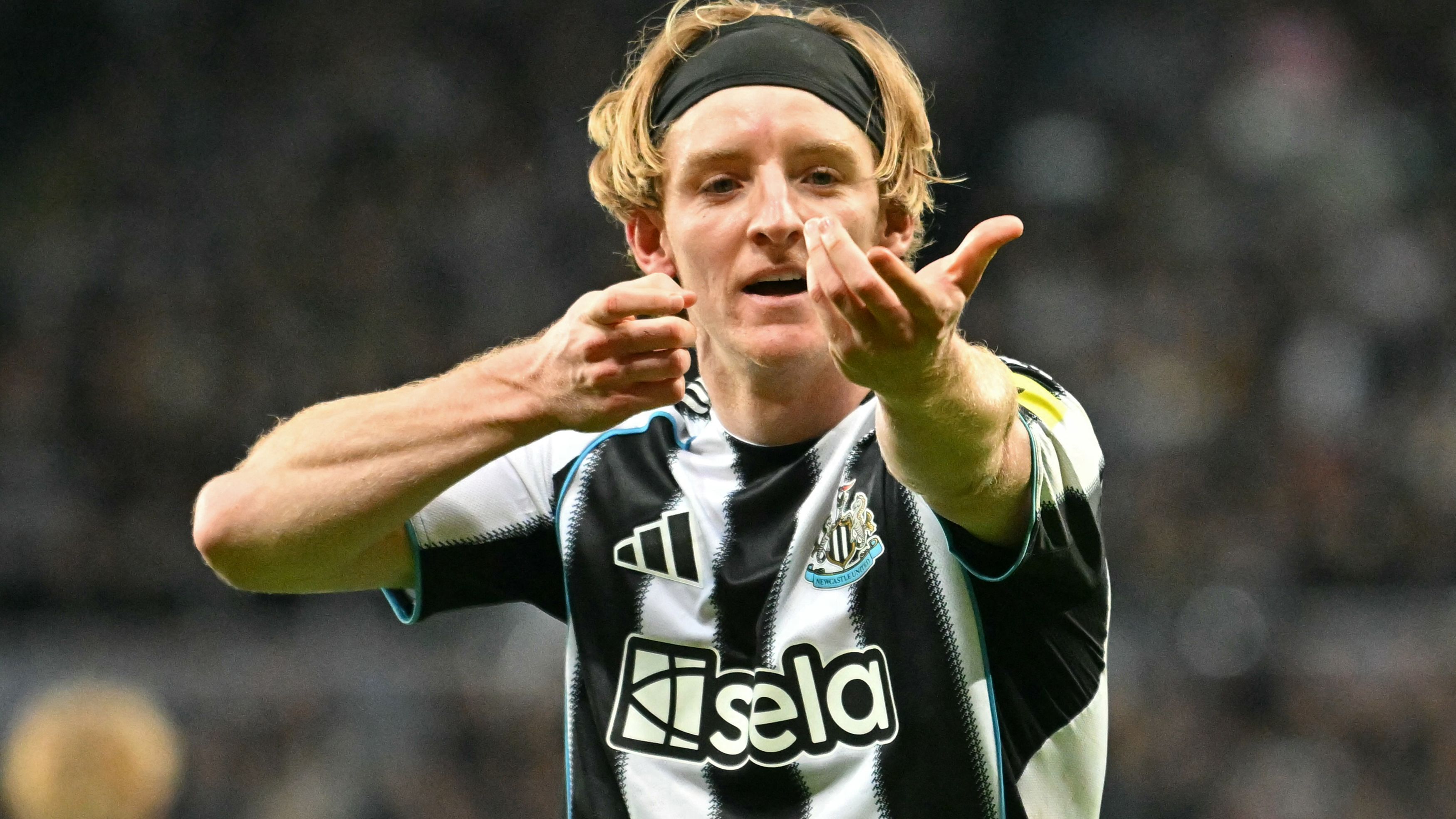 FBL-EUR-C1-NEWCASTLE-BENFICA