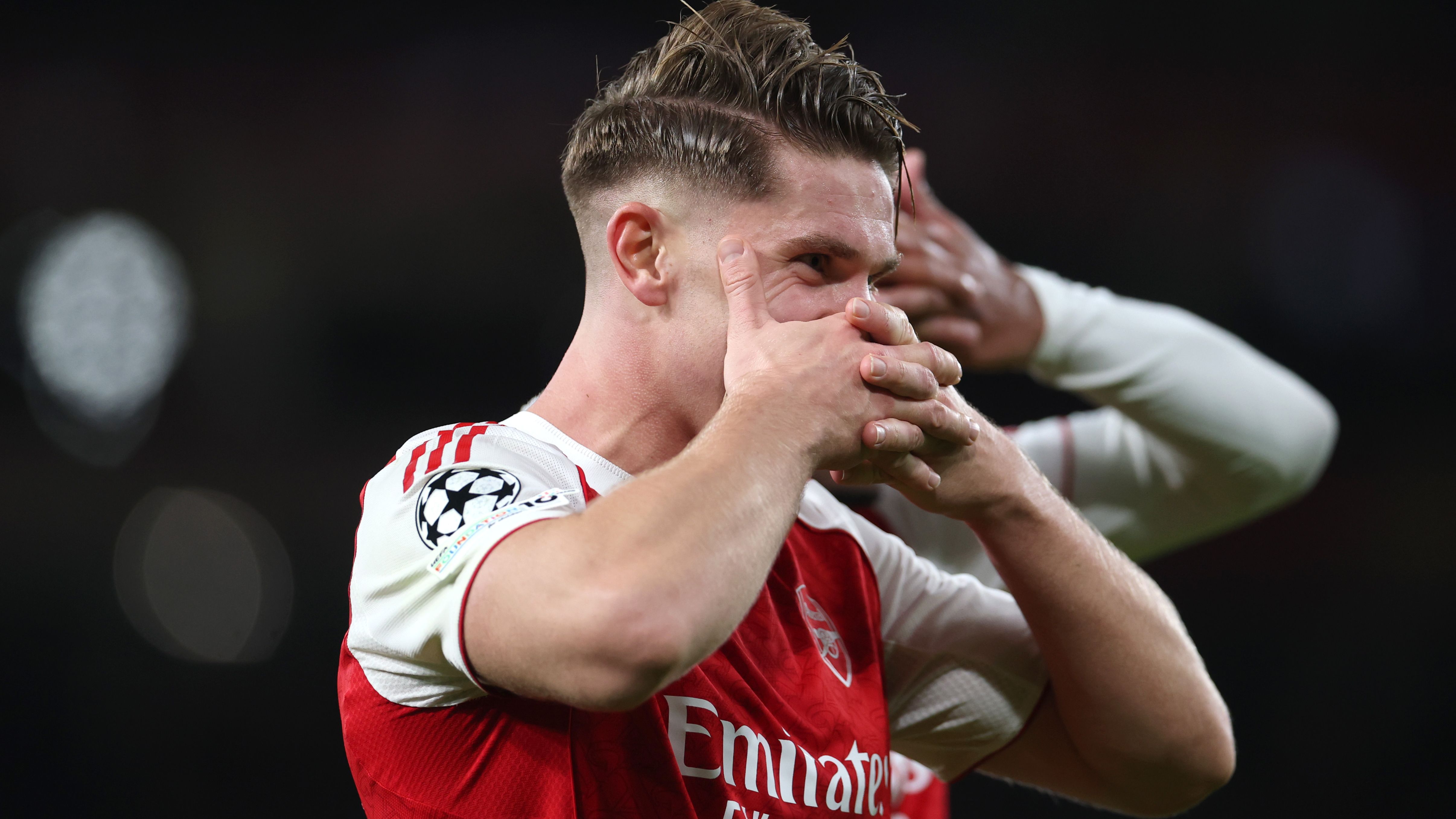 ®️様　アーセナル ギョケレシュ L ハヴァーツ M ギェケレシュはまだ獲得できず アーセナルは獲得期限を2週間に設定