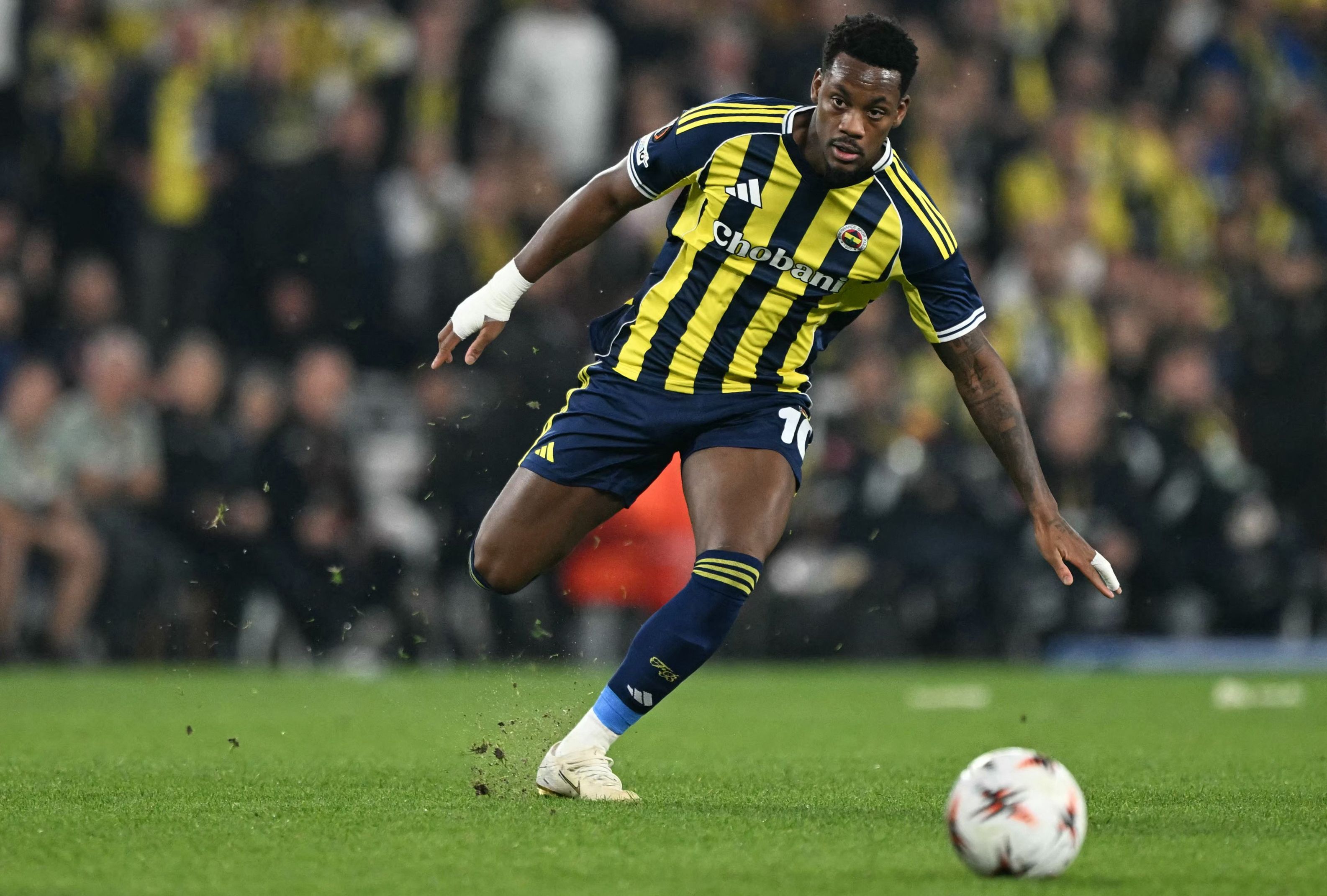 FBL-EUR-C3-FENERBAHCE-STUTTGART