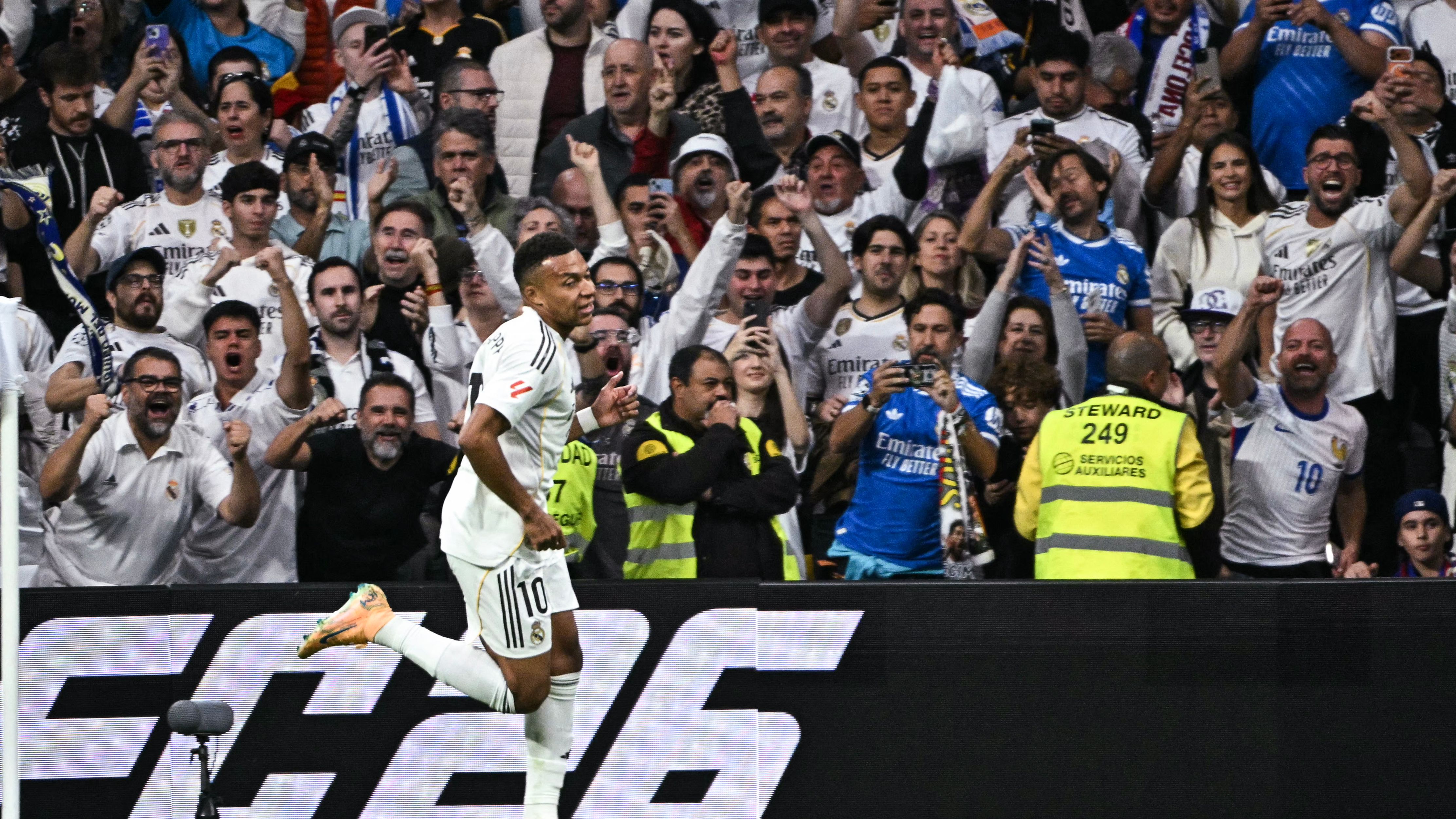 FBL-ESP-LIGA-REAL MADRID-BARCELONA