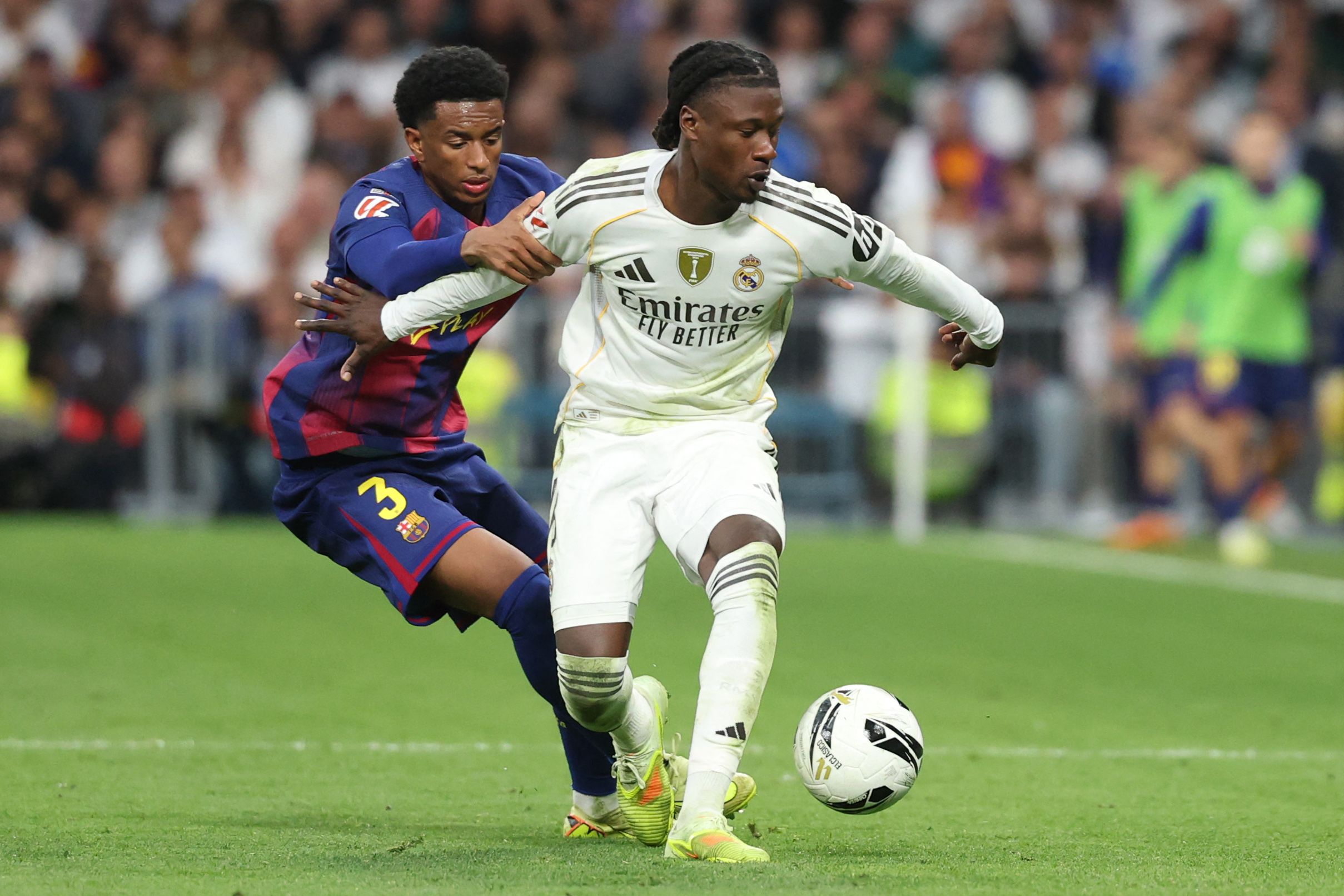 TOPSHOT-FBL-ESP-LIGA-REAL MADRID-BARCELONA